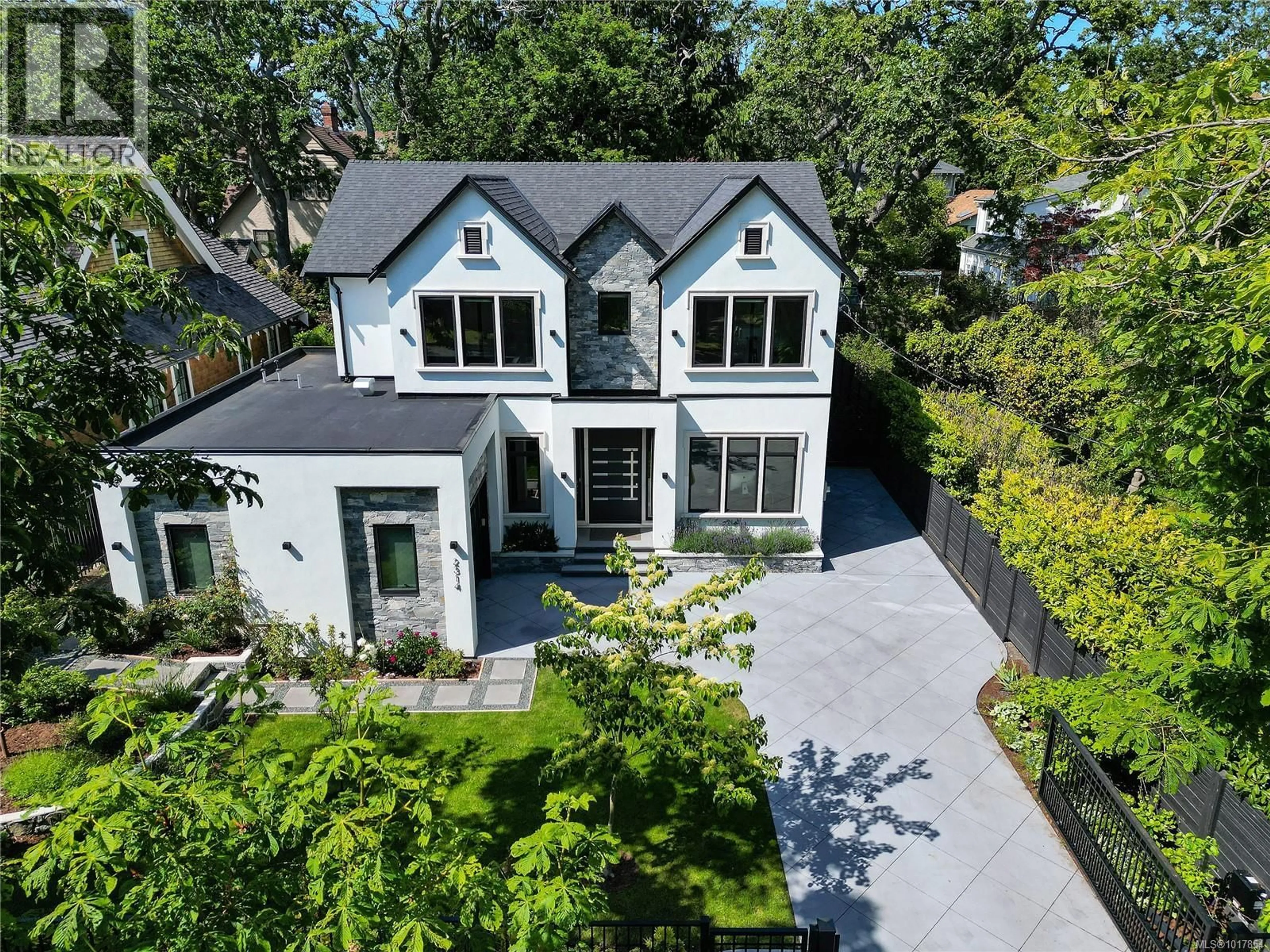 A pic from outside/outdoor area/front of a property/back of a property/a pic from drone, street for 2314 WINDSOR ROAD, Oak Bay British Columbia V8S3E3