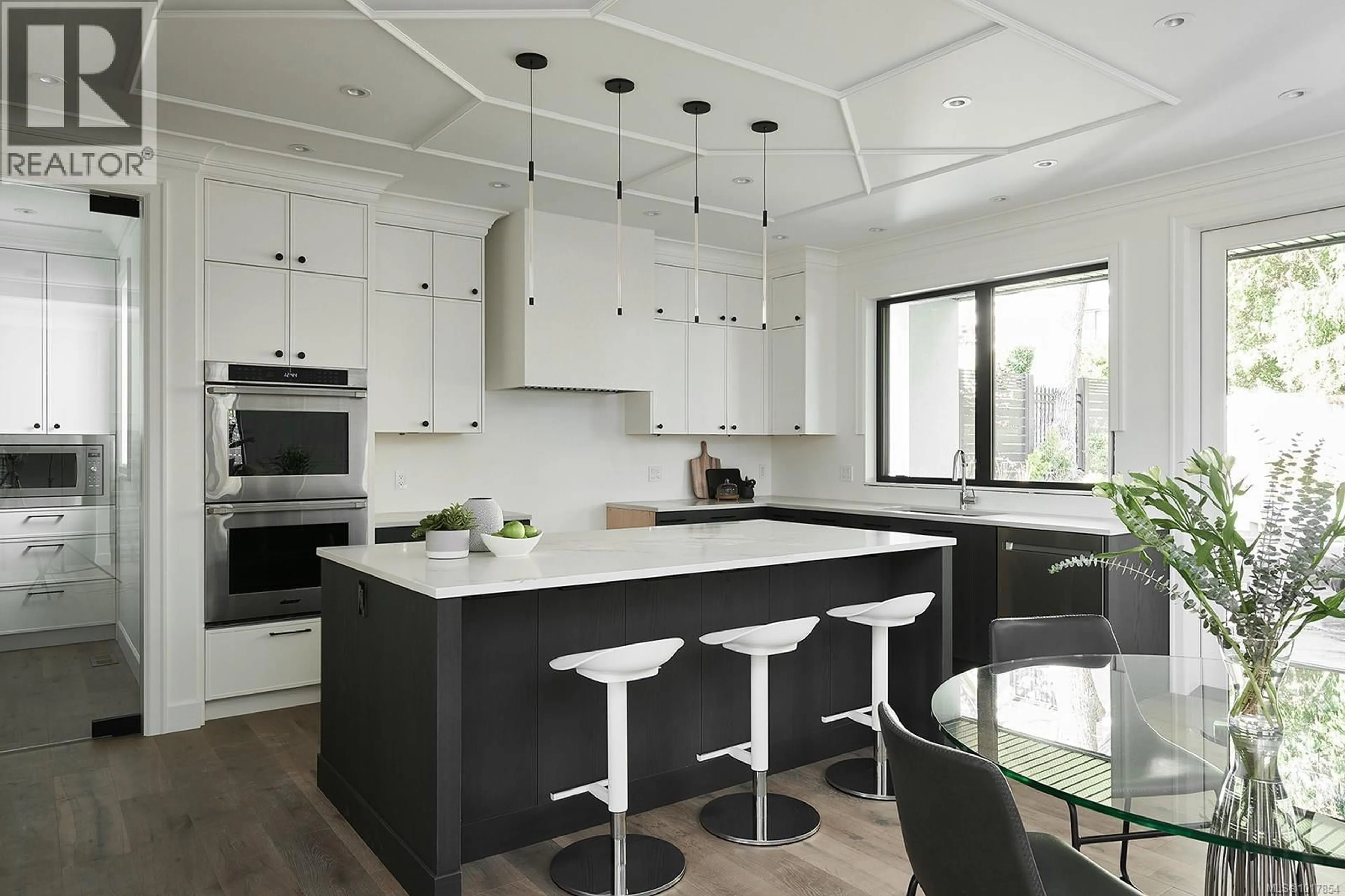 Contemporary kitchen, unknown for 2314 WINDSOR ROAD, Oak Bay British Columbia V8S3E3