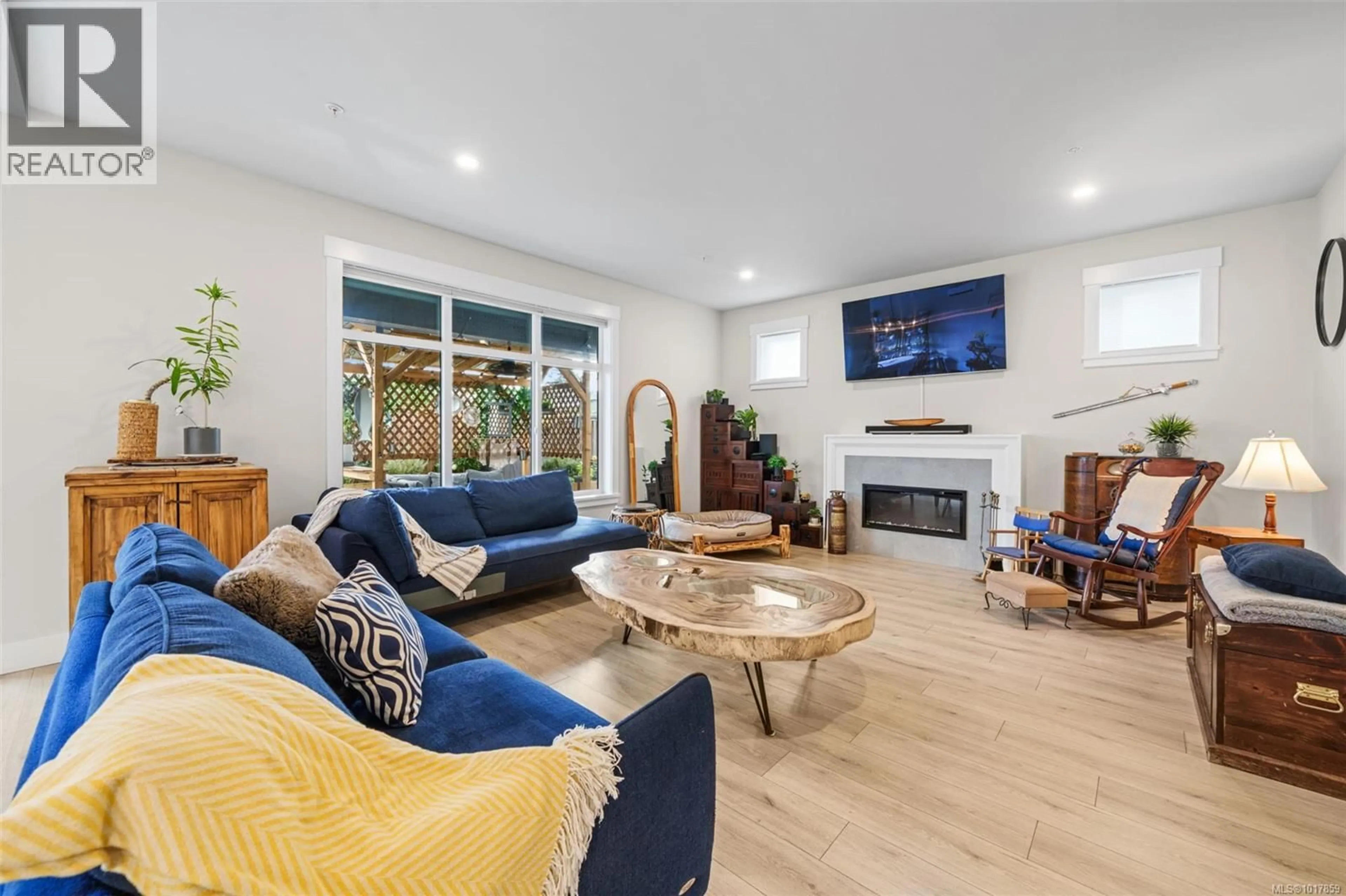 Living room with furniture, unknown for 6541 NOBLEWOOD PLACE, Sooke British Columbia V9Z0W3