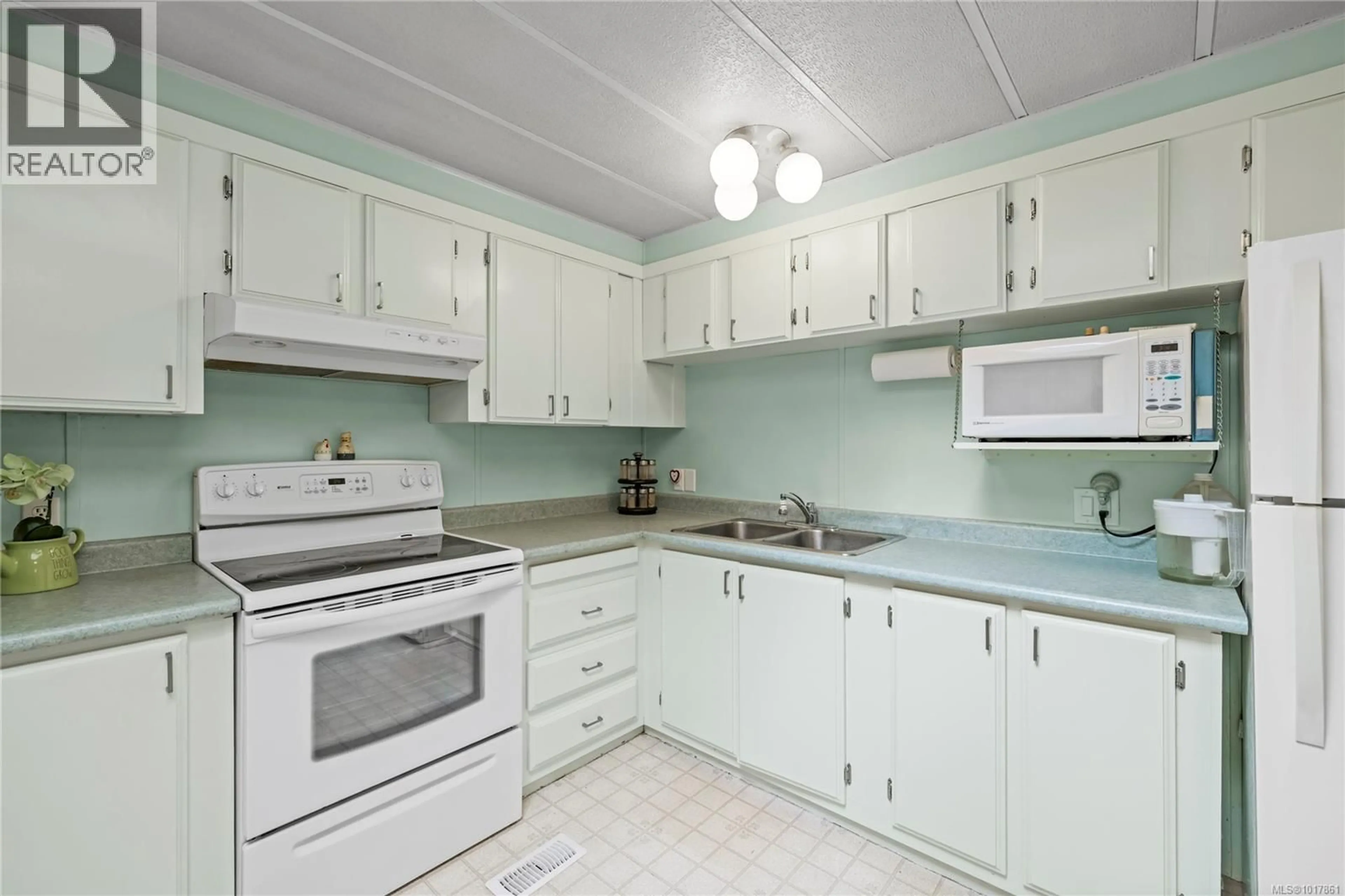 Standard kitchen, unknown for 1267 STATION ROAD, Coombs British Columbia V0R1M0