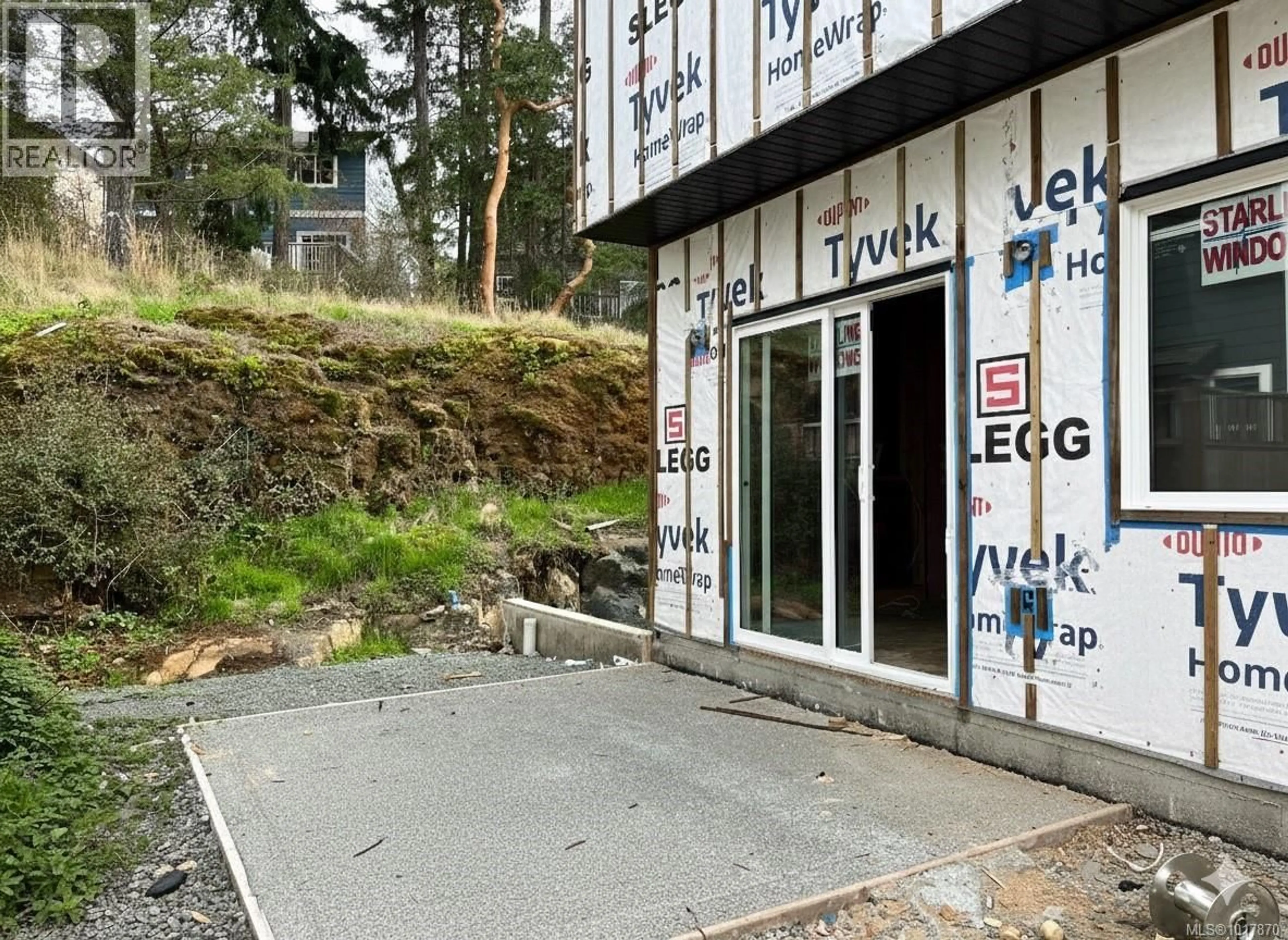 Indoor foyer for 925 ROSEFINCH PLACE, Langford British Columbia V9C0J9