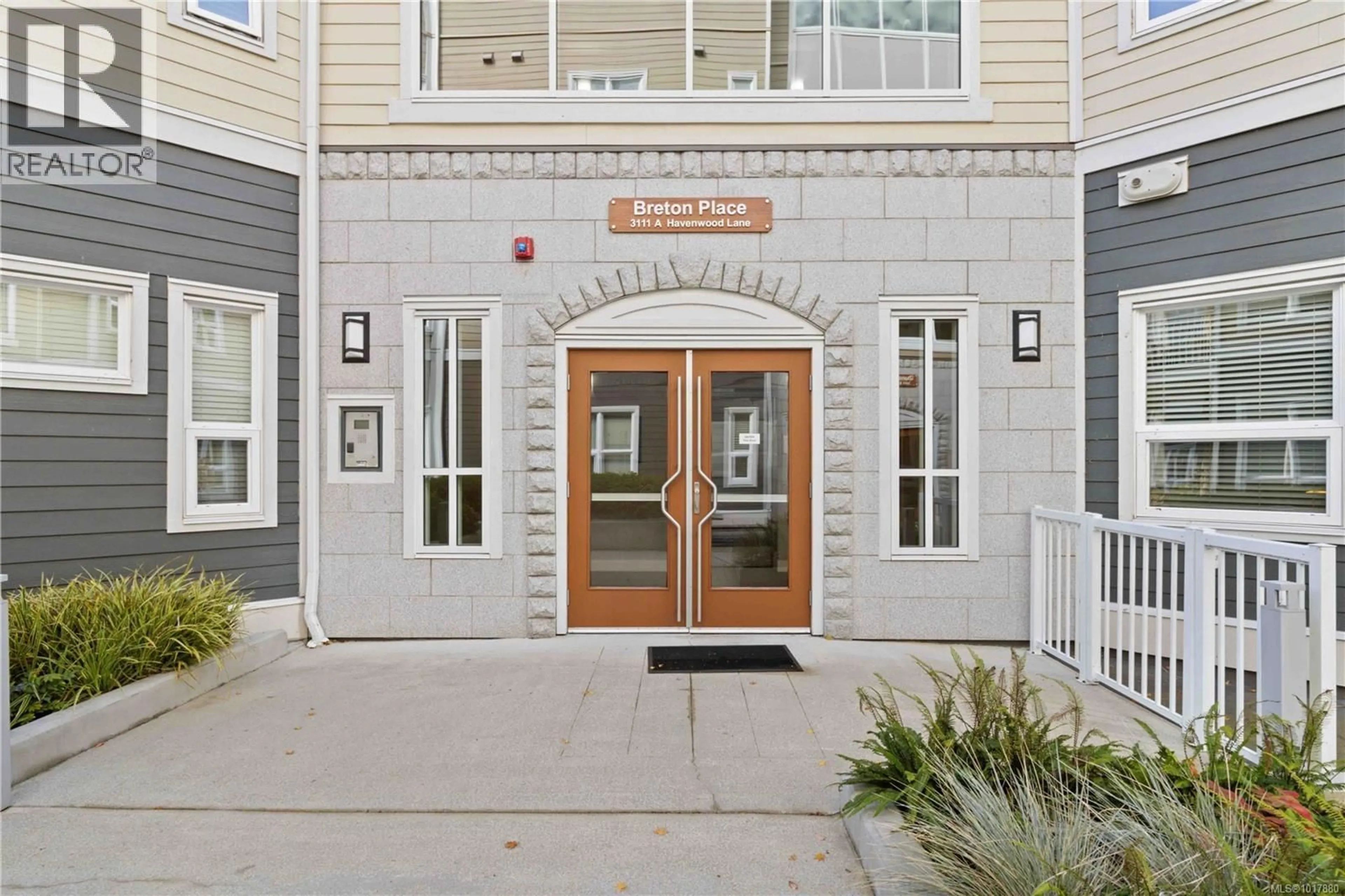 Indoor entryway for 202 - 3111A HAVENWOOD LANE, Colwood British Columbia V9C0M7