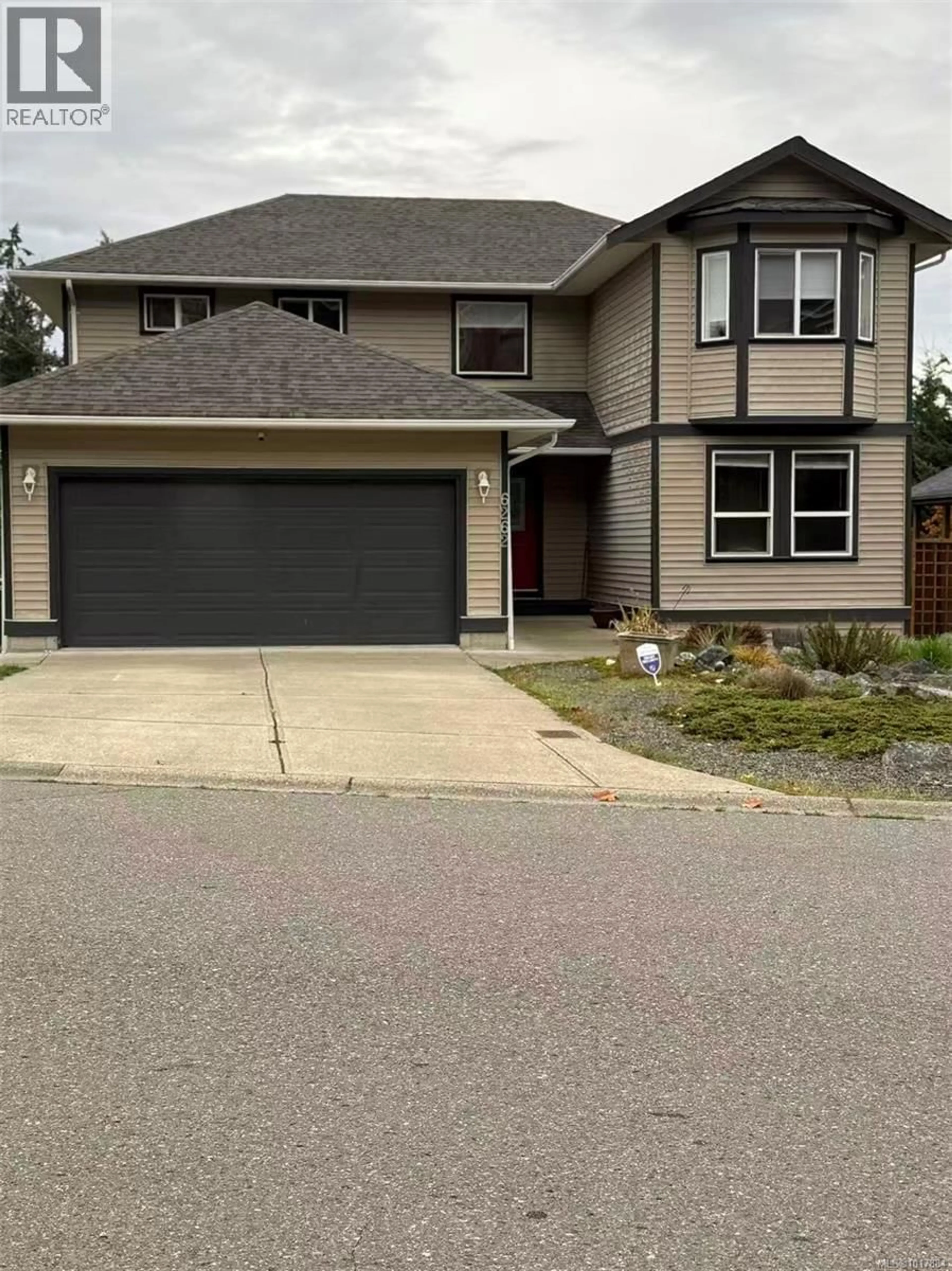 Home with vinyl exterior material, street for 6262 SELKIRK TERRACE, Duncan British Columbia V9L0A6