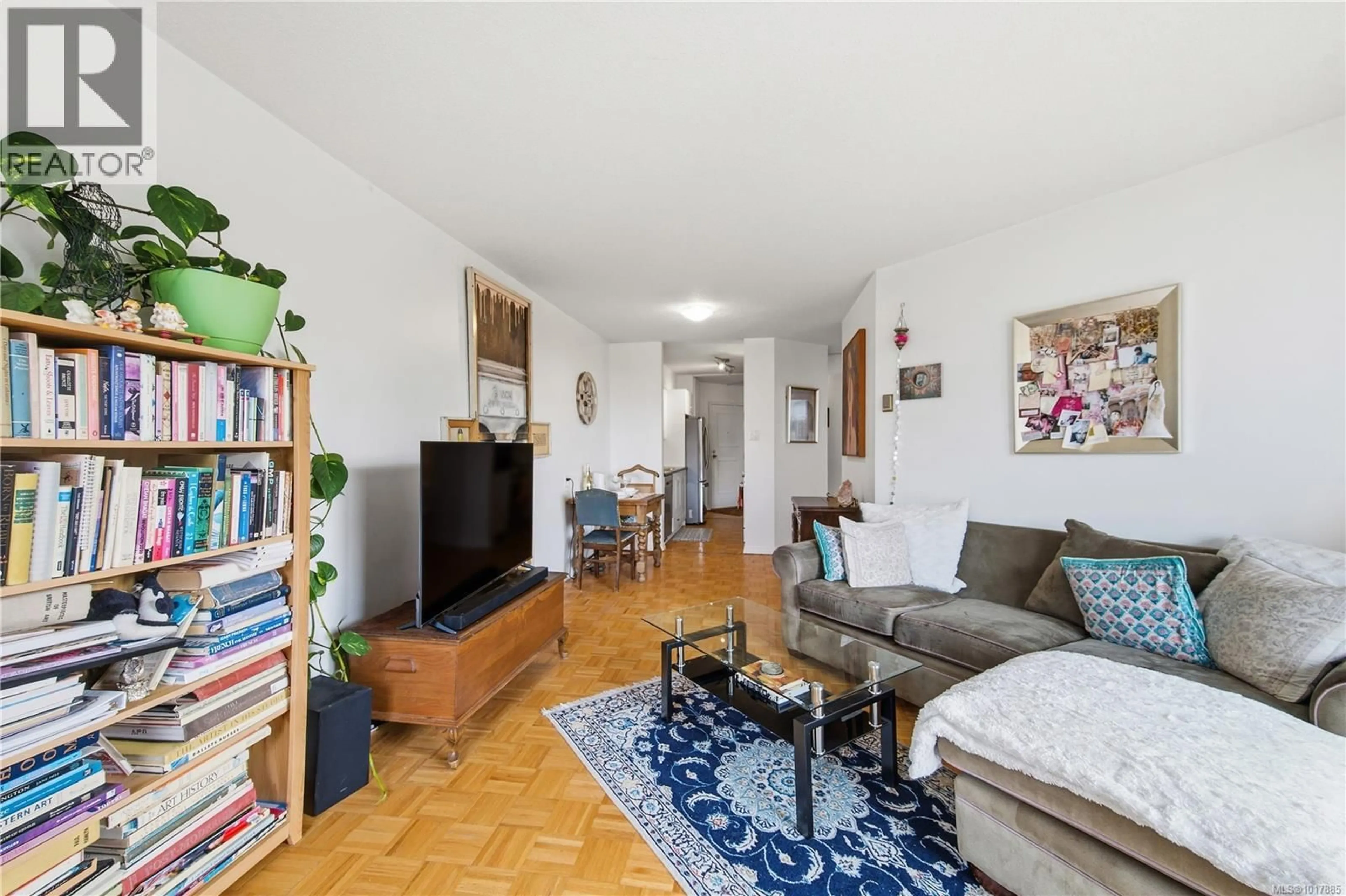 Living room with furniture, unknown for 401 - 620 TORONTO STREET, Victoria British Columbia V8V1P7
