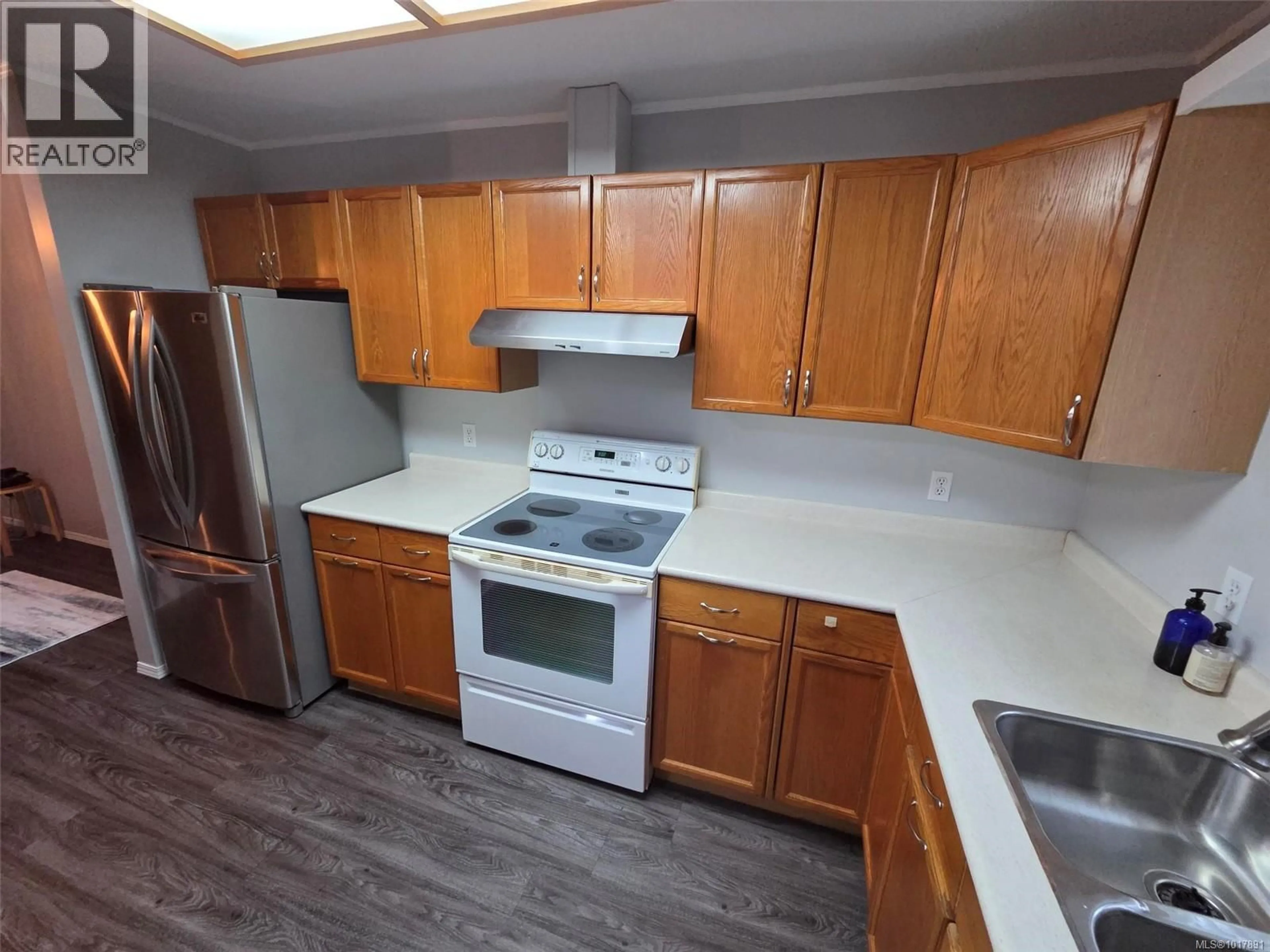 Standard kitchen, unknown for 7 - 5131 GERTRUDE STREET, Port Alberni British Columbia V9Y6L1