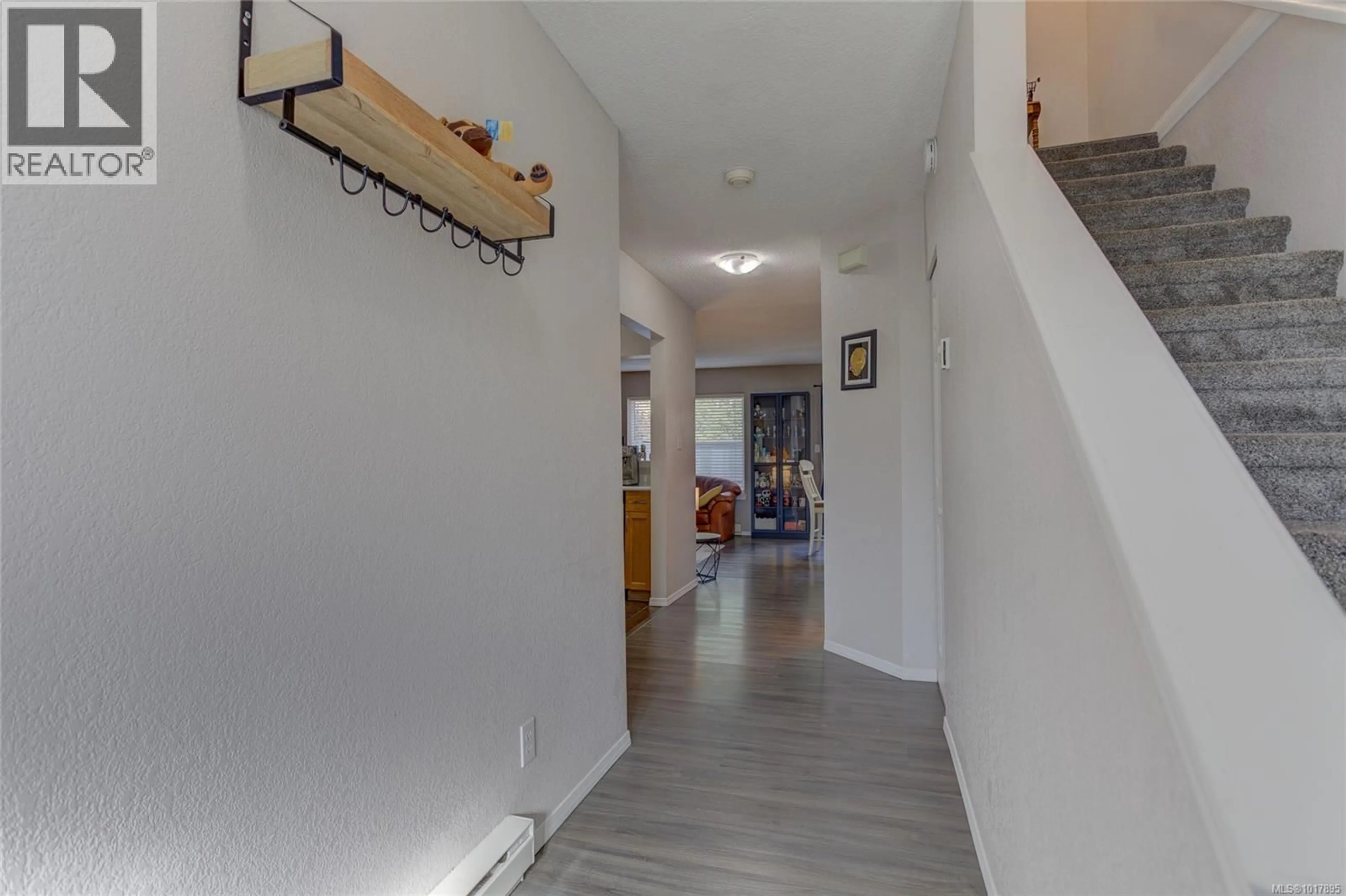 Indoor entryway for 26 - 215 MADILL ROAD, Lake Cowichan British Columbia V0R2G1
