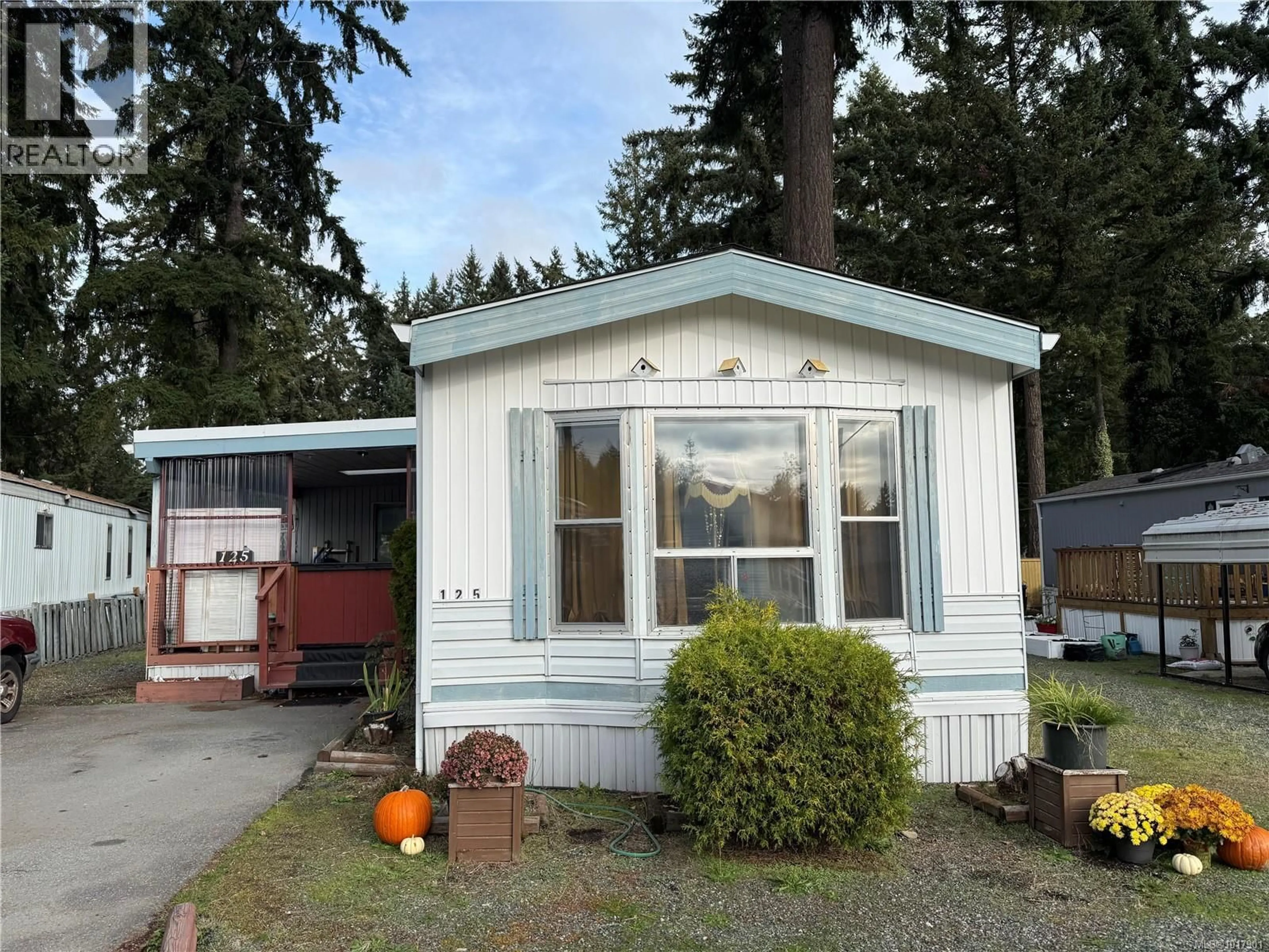 Home with vinyl exterior material, street for 125 - 1736 TIMBERLANDS ROAD, Cassidy British Columbia V9G1K3