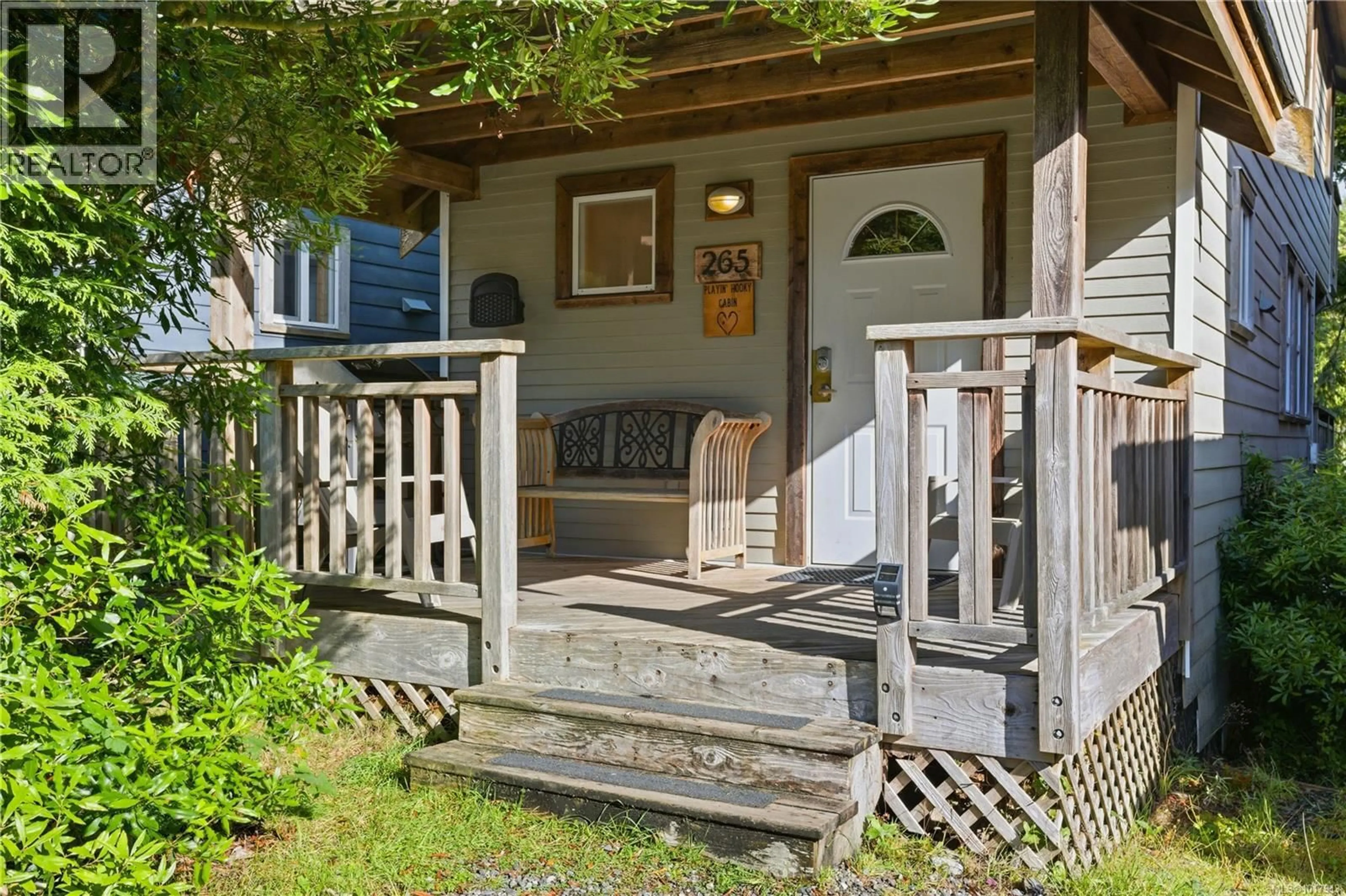 Patio, street for 265 BOARDWALK BOULEVARD, Ucluelet British Columbia V0R3A0