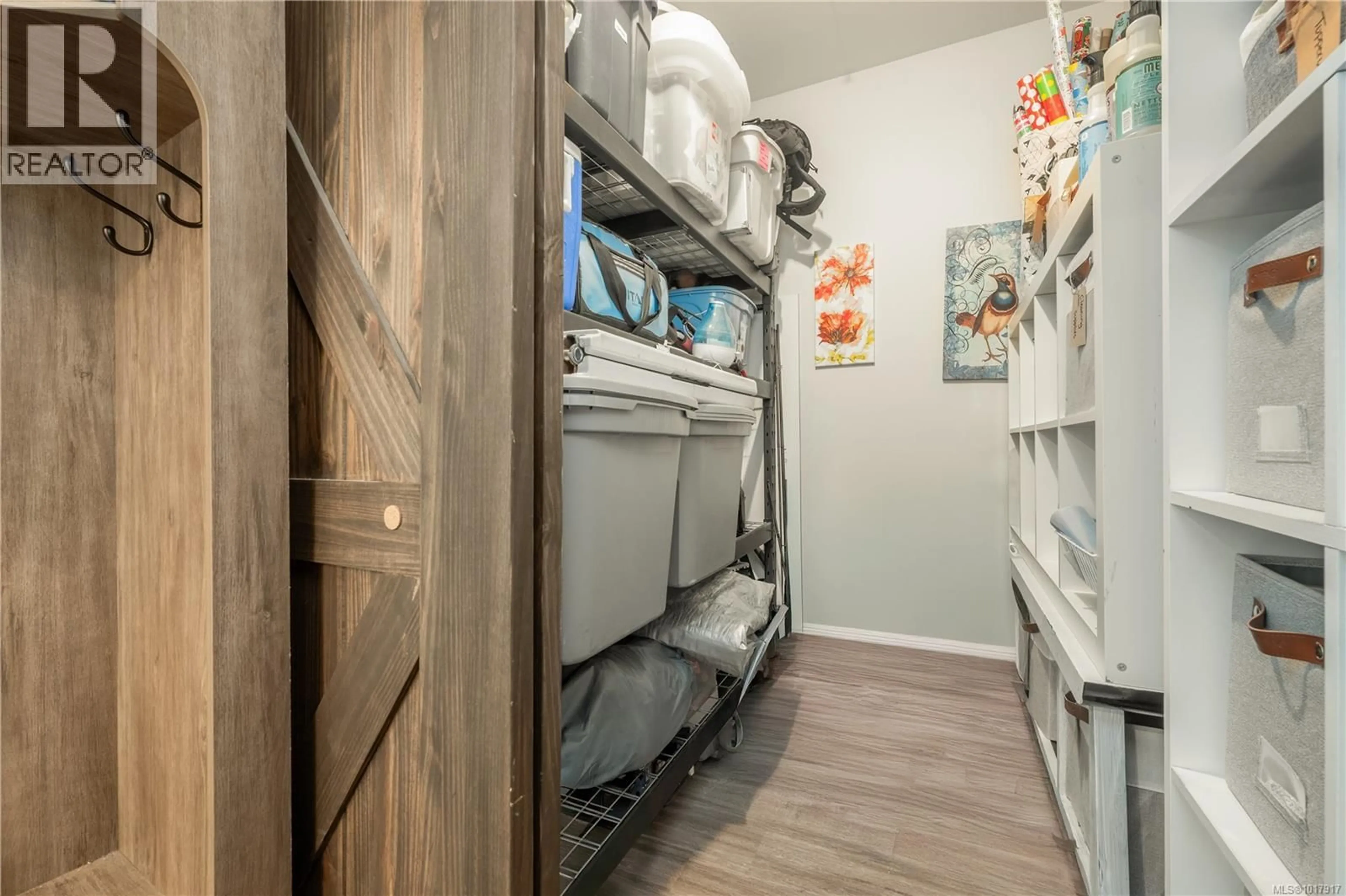 Laundry room for 301 - 525 THIRD STREET, Nanaimo British Columbia V9R1W7