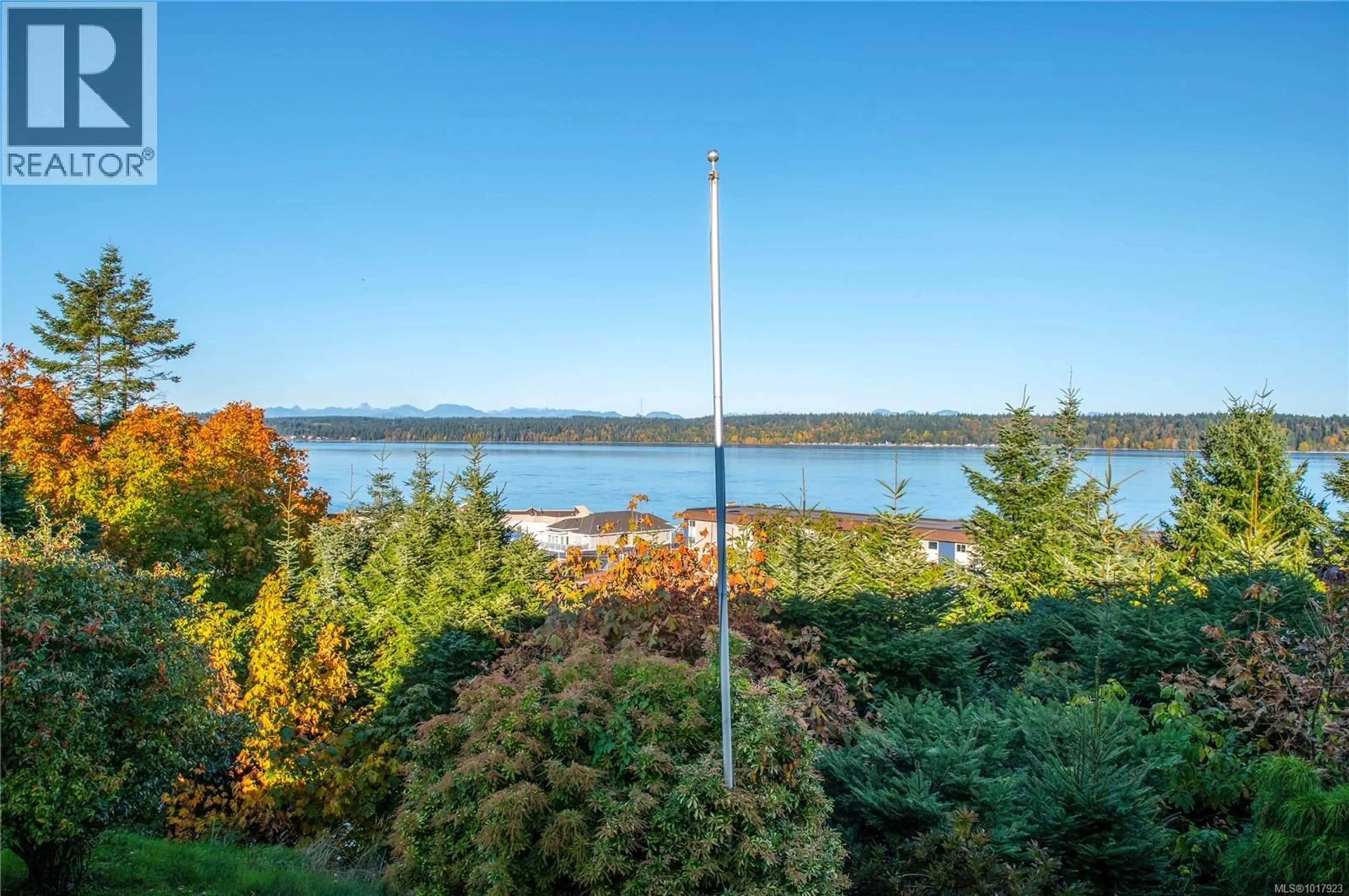 Patio, water/lake/river/ocean view for 41 RIDGEVIEW PLACE, Campbell River British Columbia V9W2J6