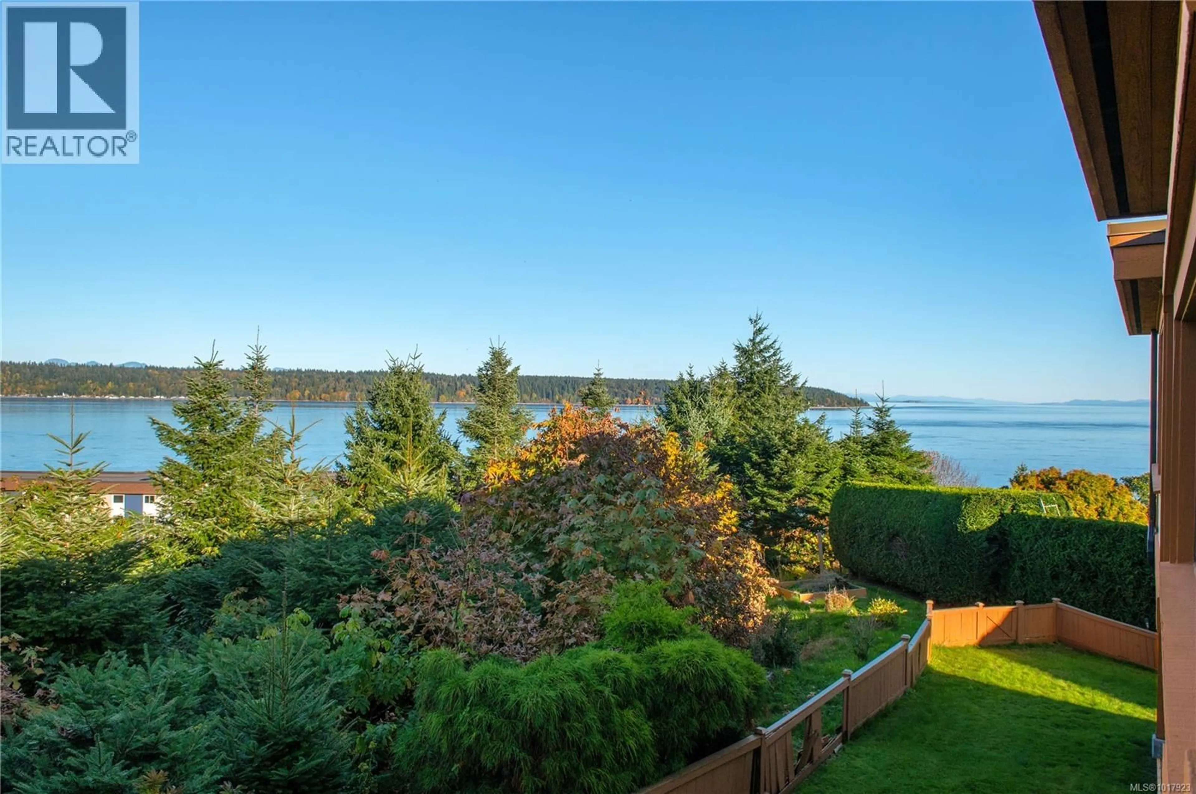 Patio, water/lake/river/ocean view for 41 RIDGEVIEW PLACE, Campbell River British Columbia V9W2J6