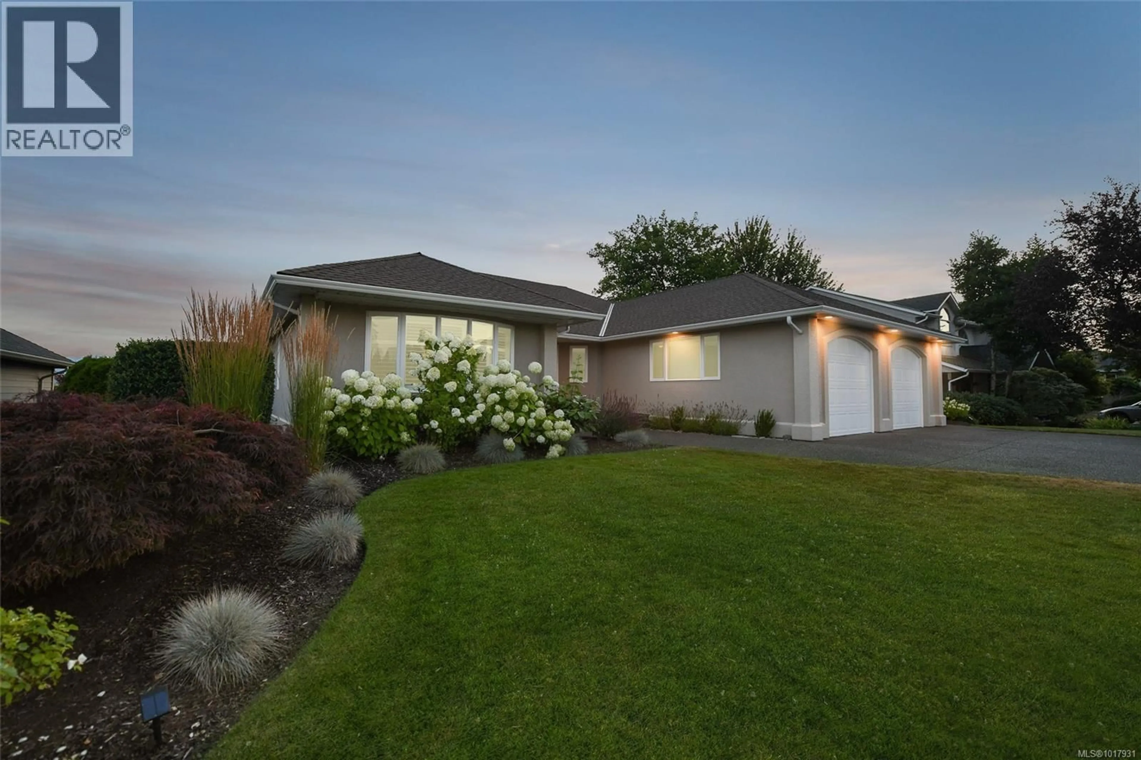 Home with vinyl exterior material, street for 1547 TRUMPETER CRESCENT, Courtenay British Columbia V9N8W6