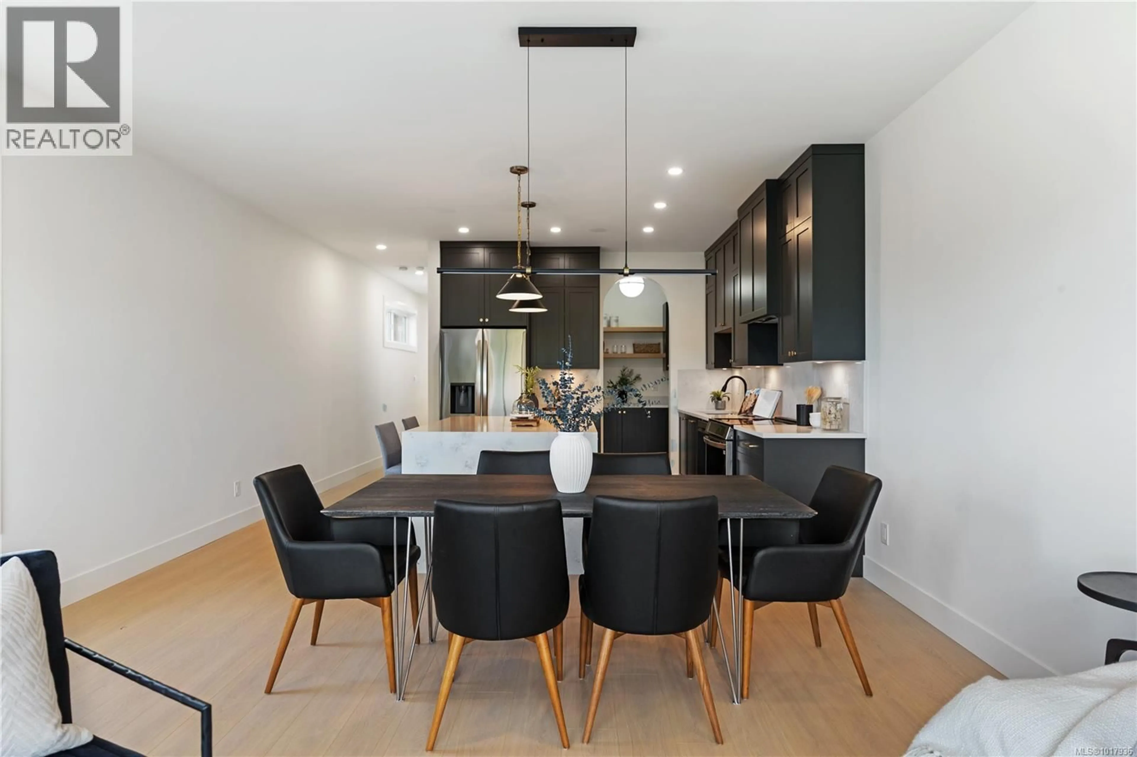 Contemporary kitchen, unknown for 611 MADRONA PLACE, Langford British Columbia V9B6C6