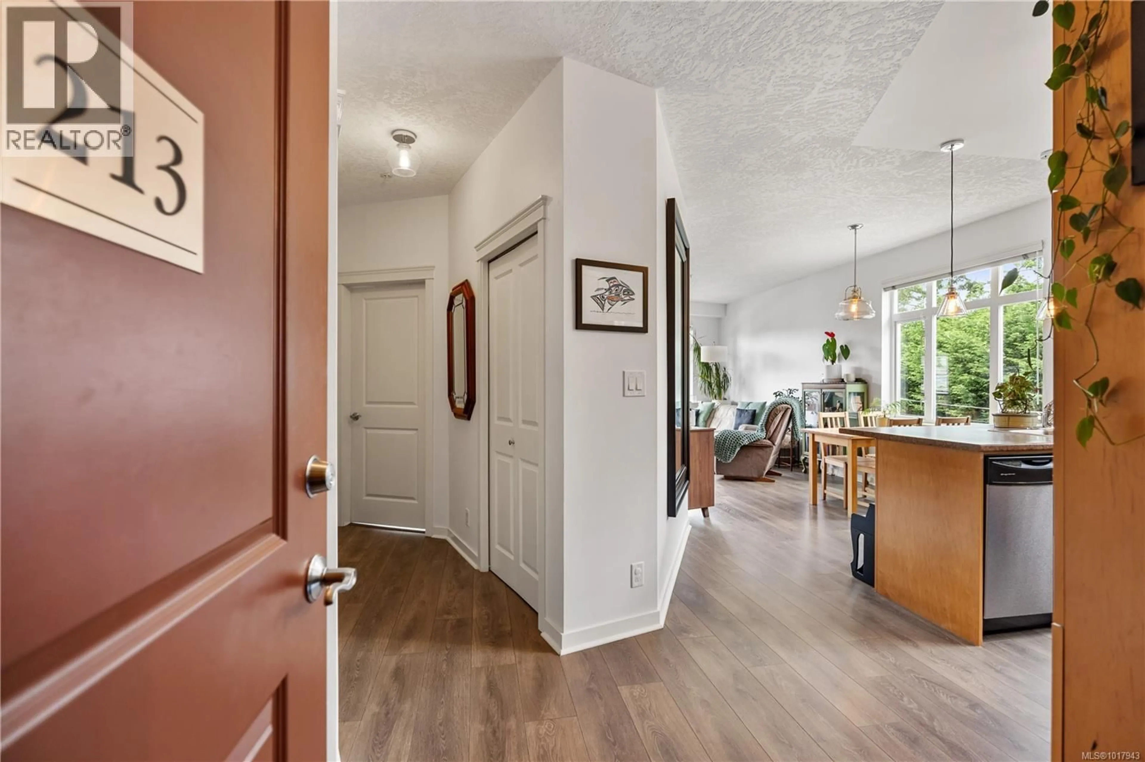 Indoor entryway for 213 - 2220 SOOKE ROAD, Colwood British Columbia V9B0G9