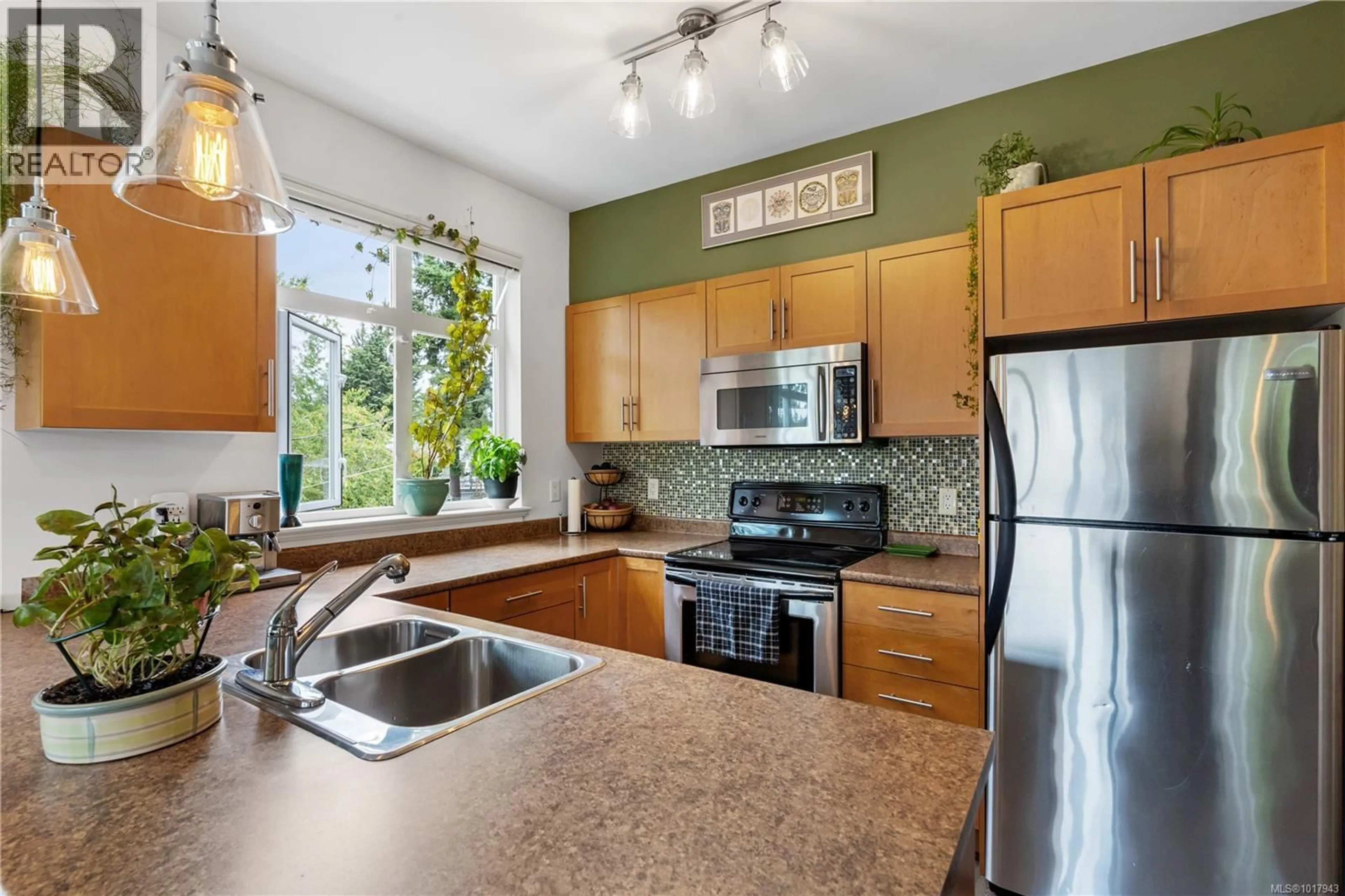 Unknown for 213 - 2220 SOOKE ROAD, Colwood British Columbia V9B0G9