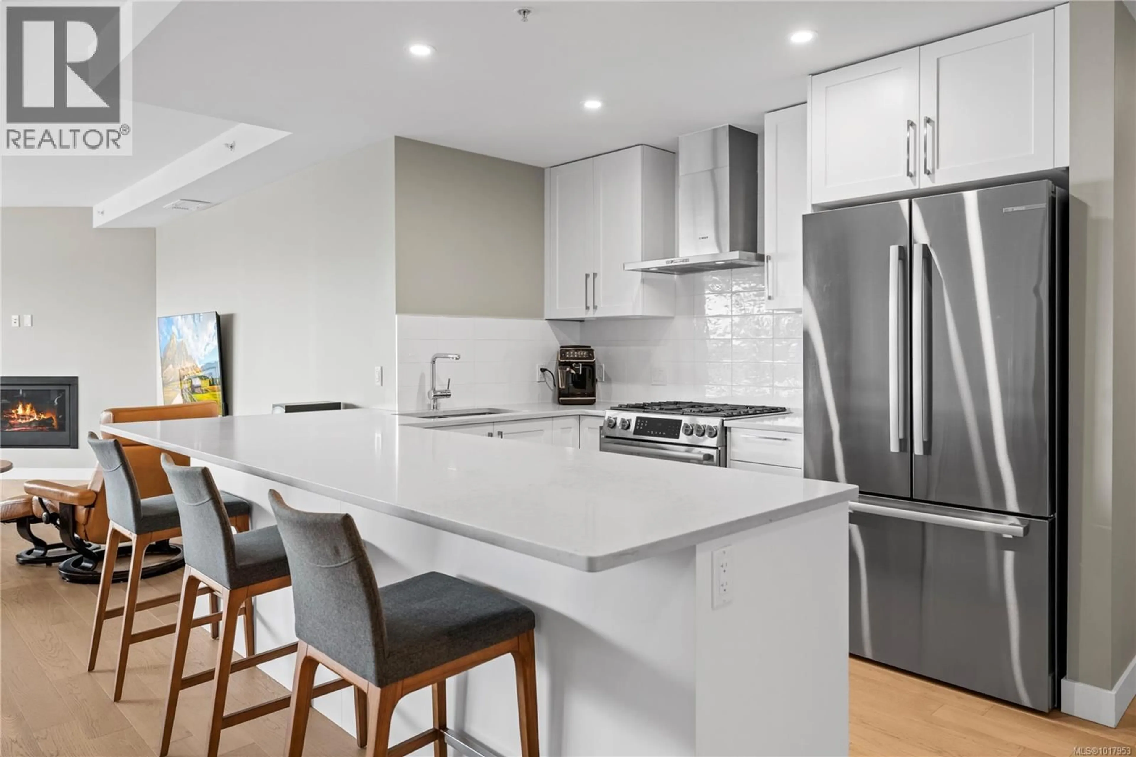 Contemporary kitchen, unknown for 202 - 3529 DOLPHIN DRIVE, Nanoose Bay British Columbia V9P9K1