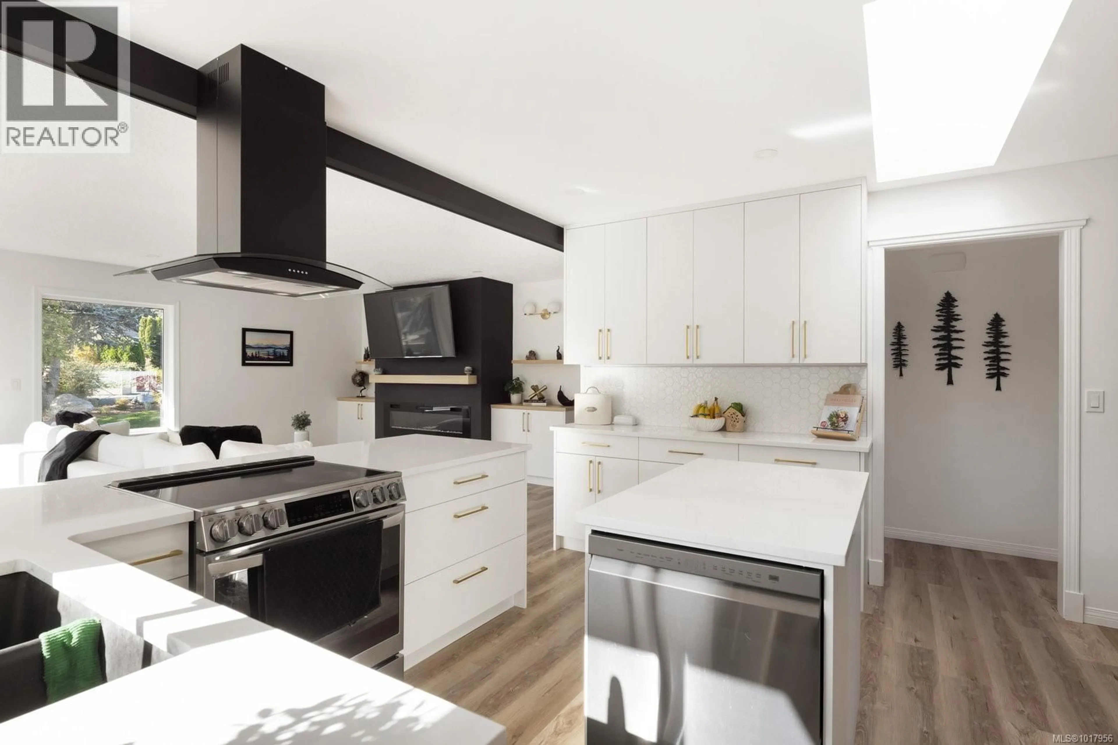 Contemporary kitchen, unknown for 2545 NEWMAN ROAD, Central Saanich British Columbia V8M1V1