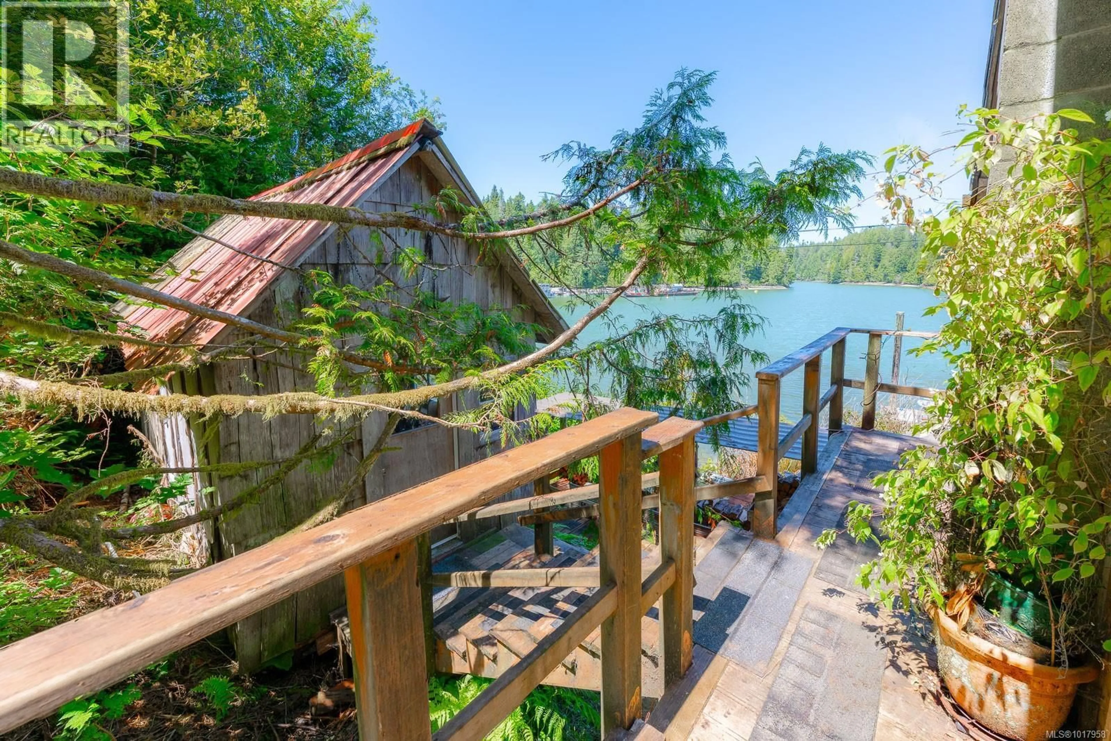 Patio, water/lake/river/ocean view for 310 TOWER ROAD, Bamfield British Columbia V0R1B0