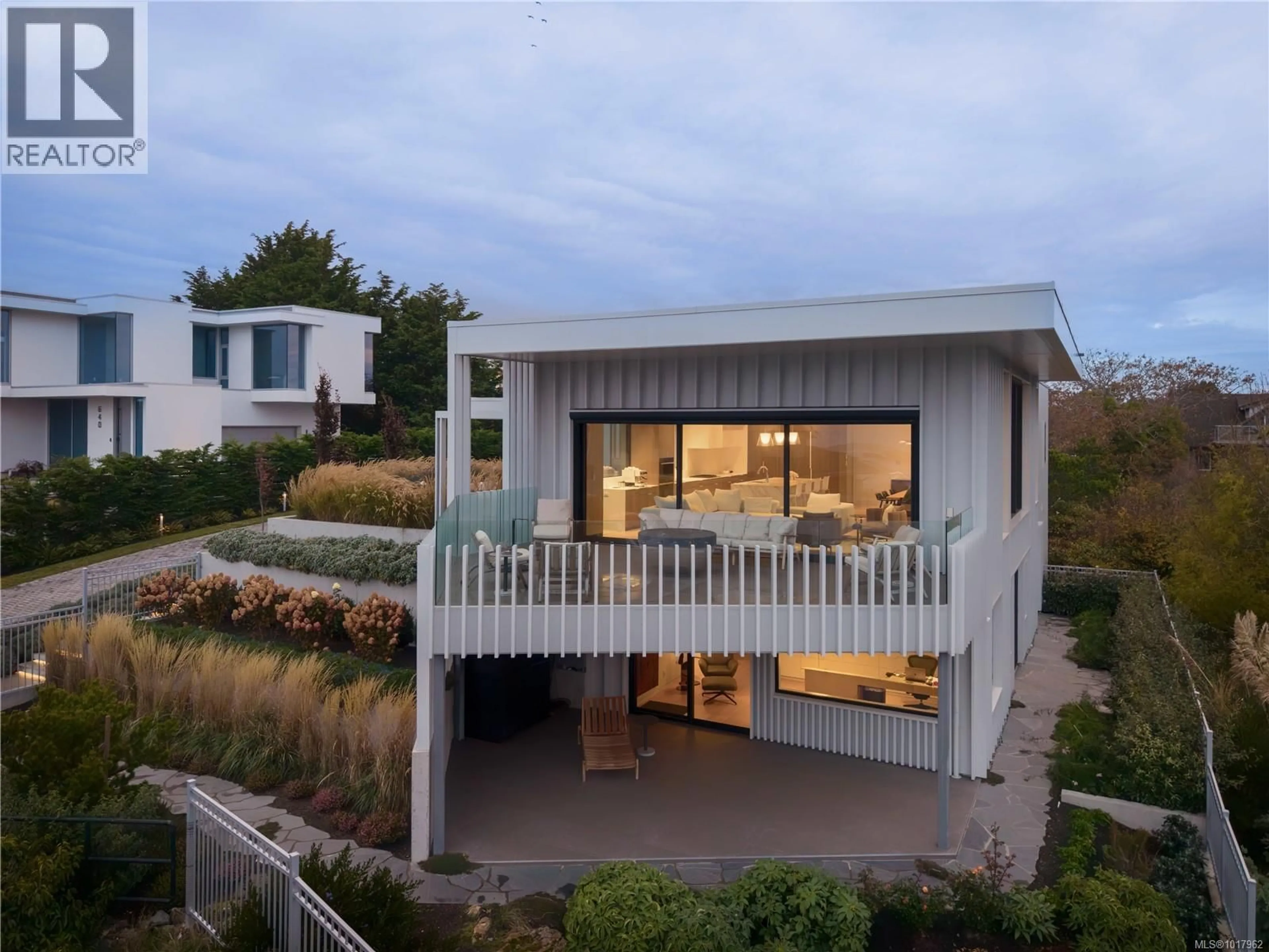 Unknown for 642 BEACH DRIVE, Oak Bay British Columbia V8S3N7