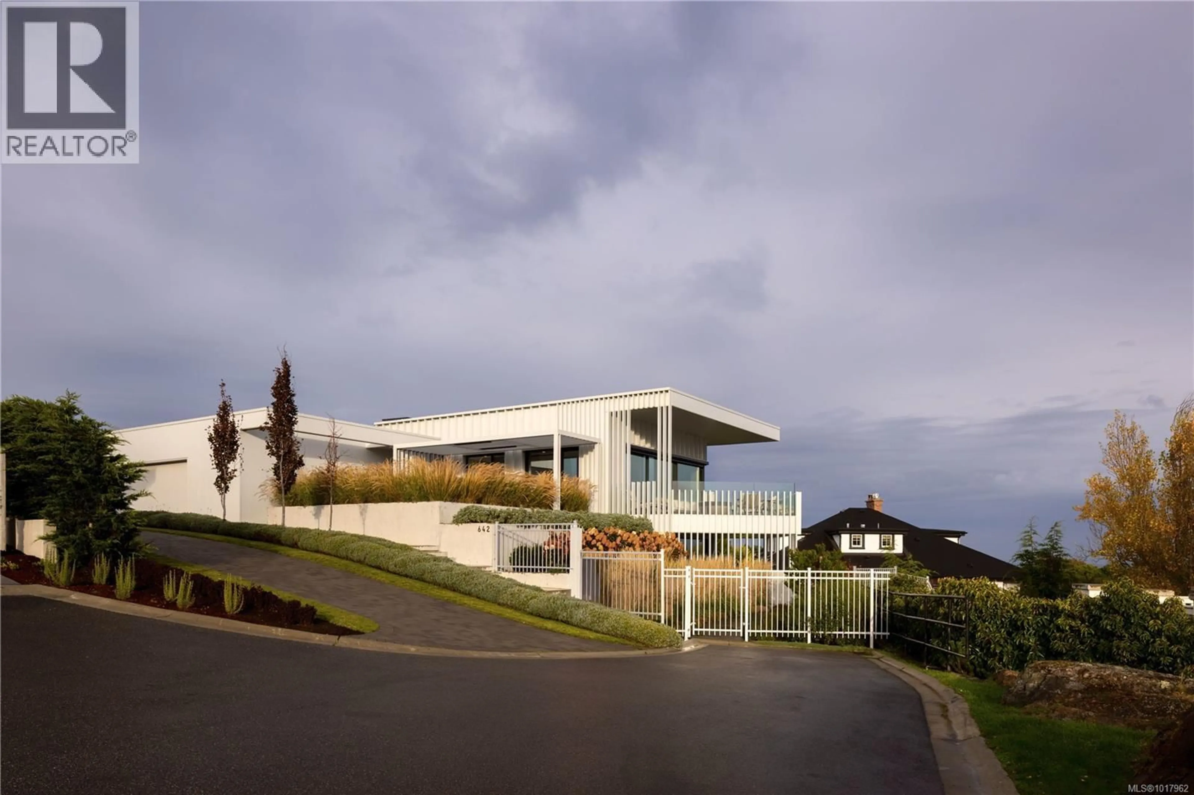 Unknown for 642 BEACH DRIVE, Oak Bay British Columbia V8S3N7