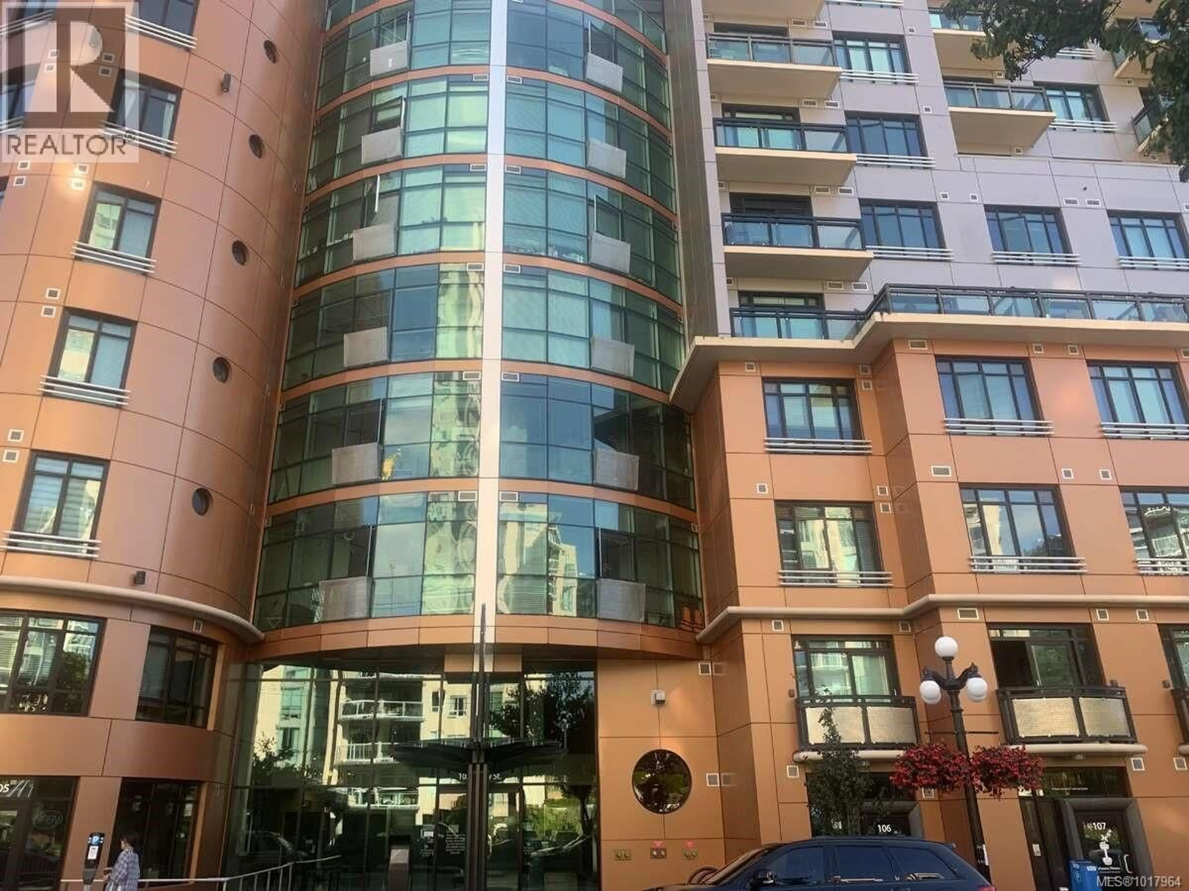 Indoor foyer for 605 - 1029 VIEW STREET, Victoria British Columbia V8V4Y3