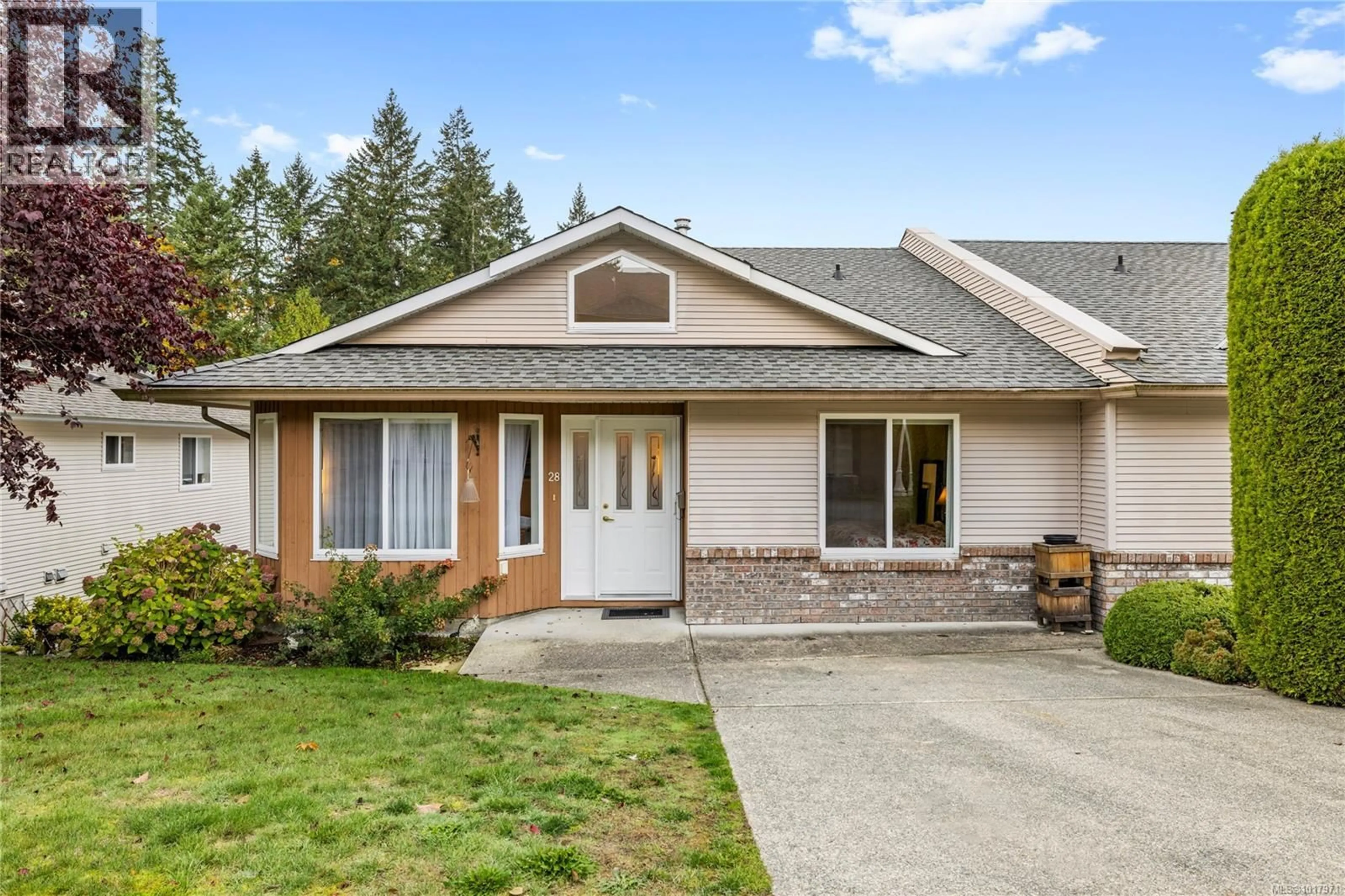 Home with vinyl exterior material, street for 28 - 1150 WALKEM ROAD, Ladysmith British Columbia V9G1S1