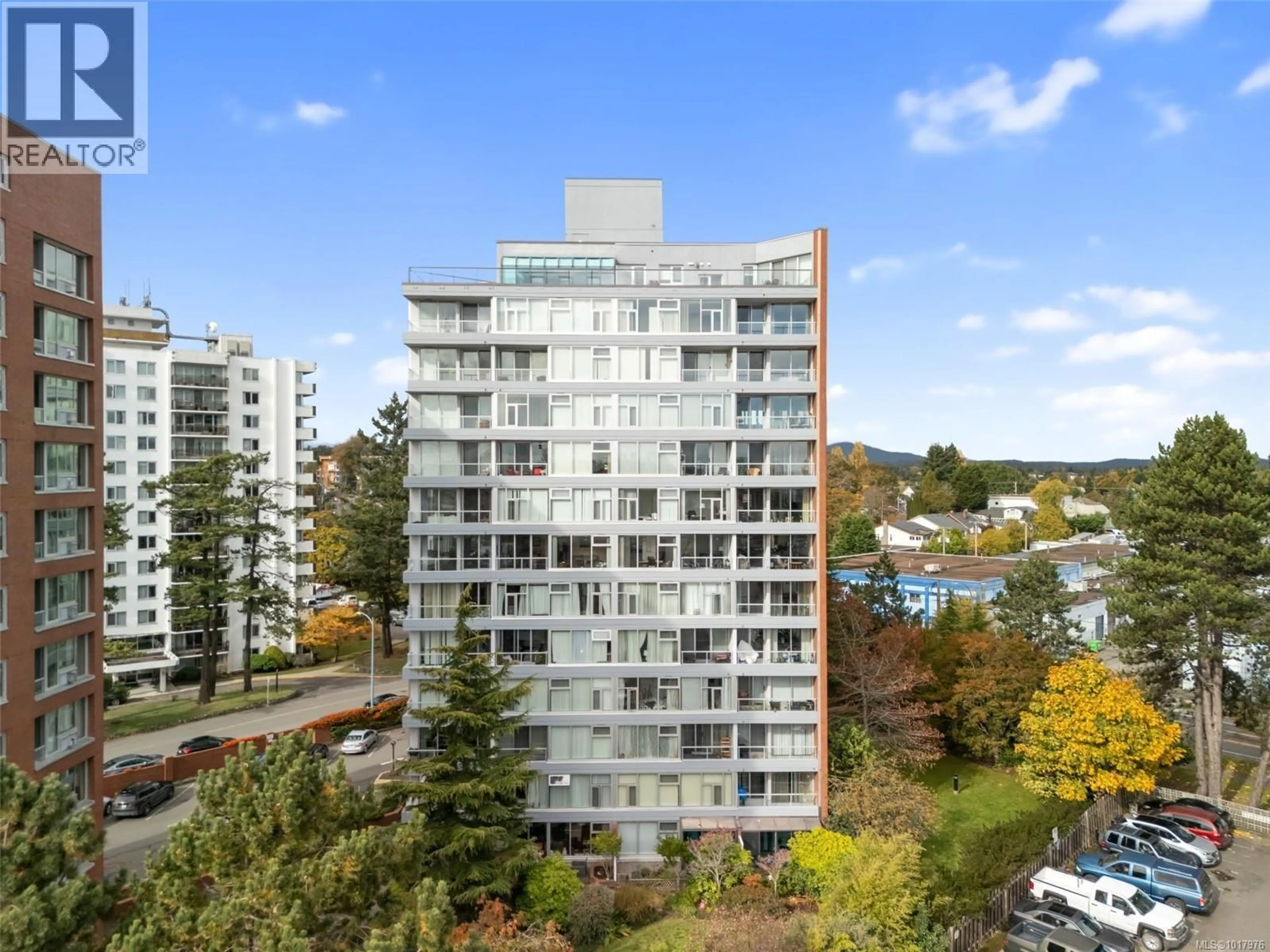 A pic from outside/outdoor area/front of a property/back of a property/a pic from drone, city buildings view from balcony for 1002 - 327 MAITLAND STREET, Victoria British Columbia V9A7G7