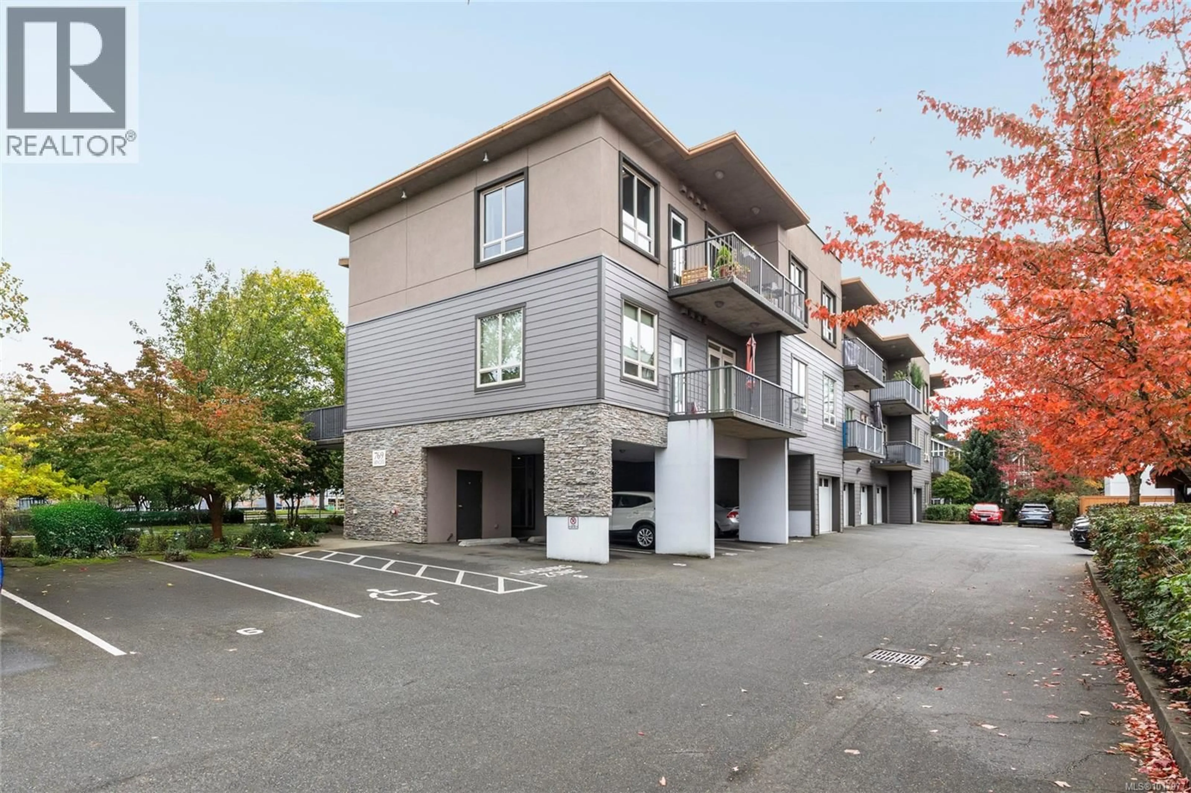 Patio, building for 205 - 769 ARNCOTE AVENUE, Langford British Columbia V9B3E4