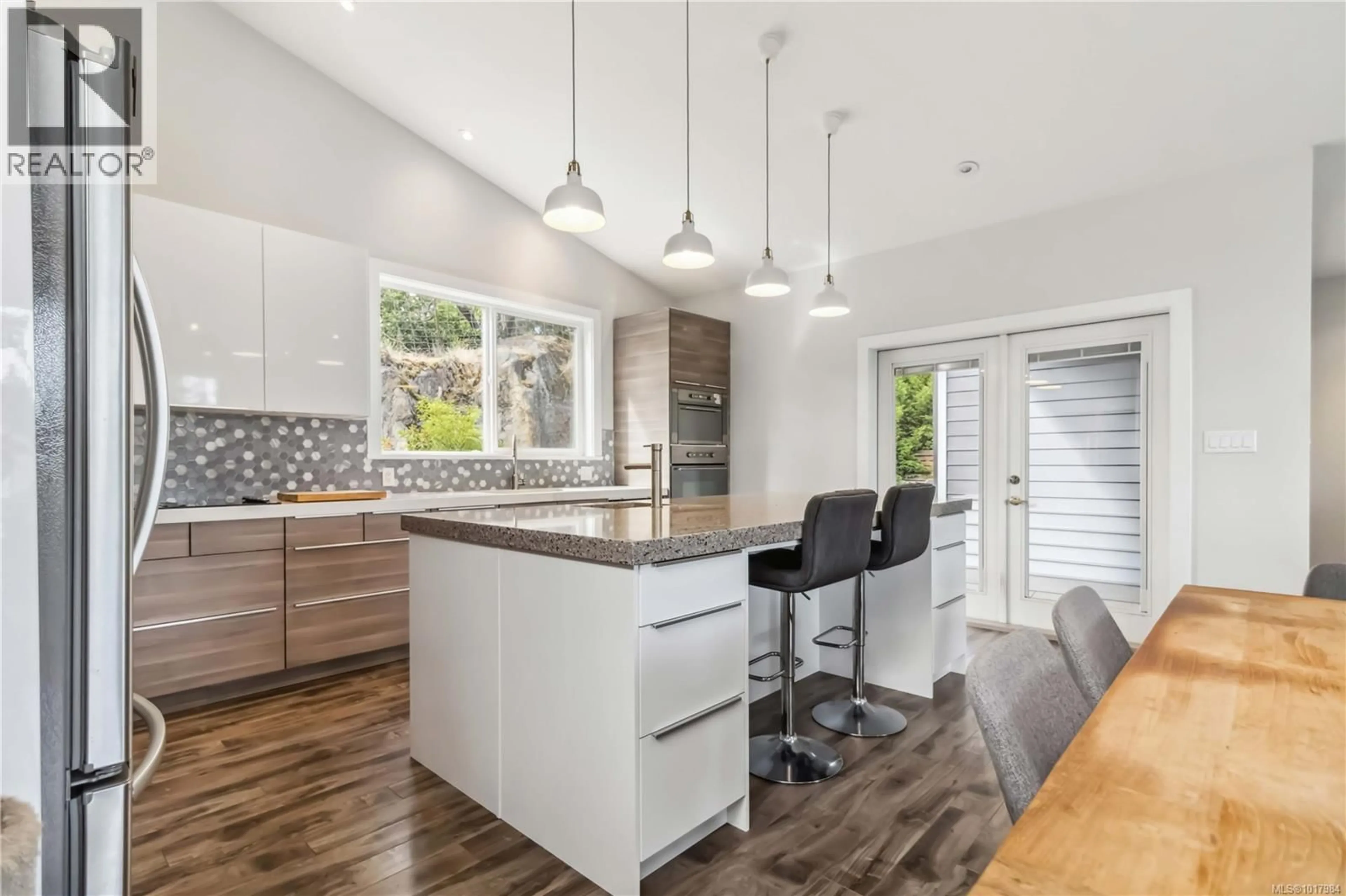 Contemporary kitchen, unknown for 936 AQUA COURT, Langford British Columbia V9B0N3