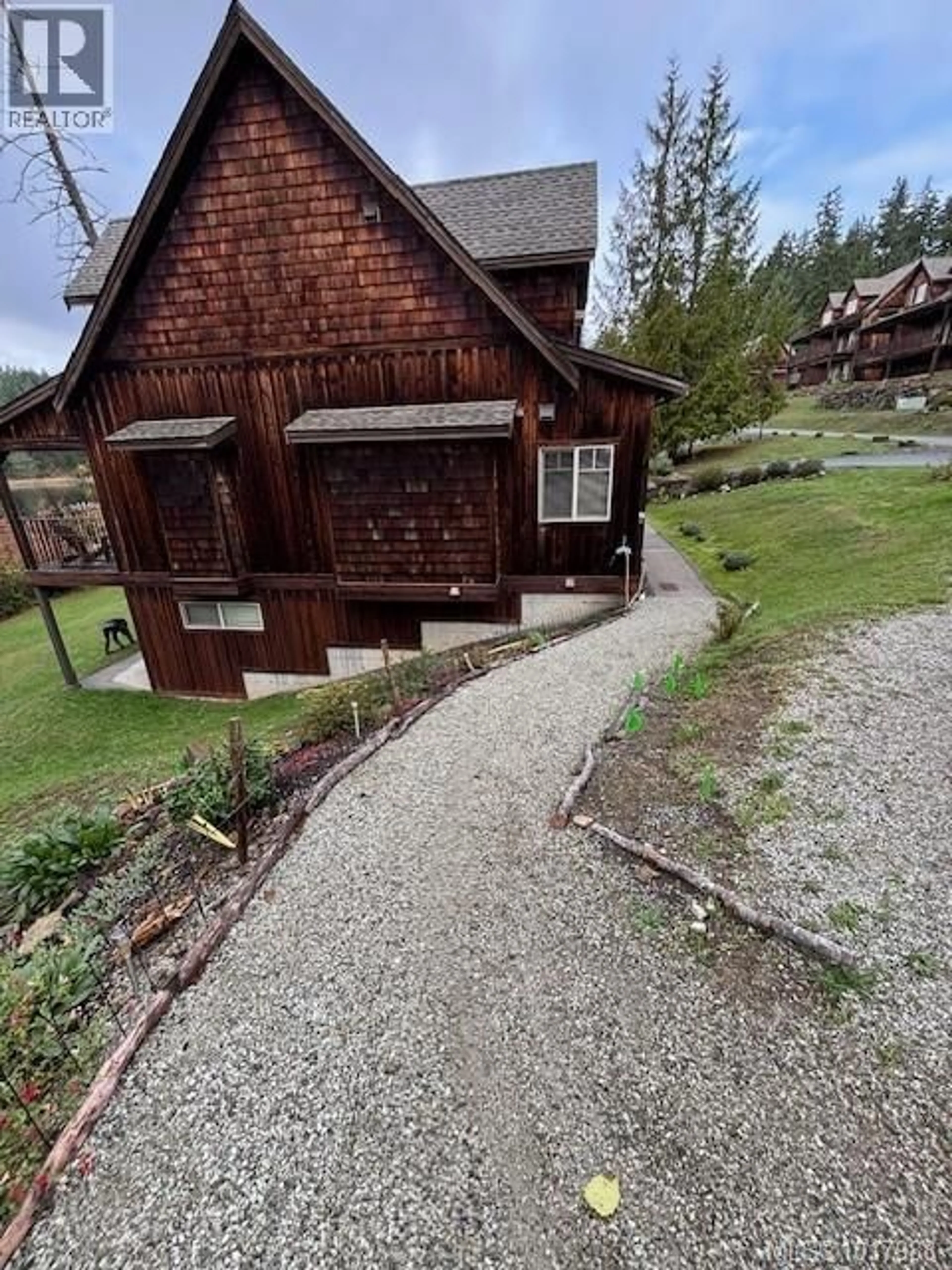 A pic from outside/outdoor area/front of a property/back of a property/a pic from drone, mountain view for 29 - 315 ROBINSON ROAD, Salt Spring British Columbia V8K1P7
