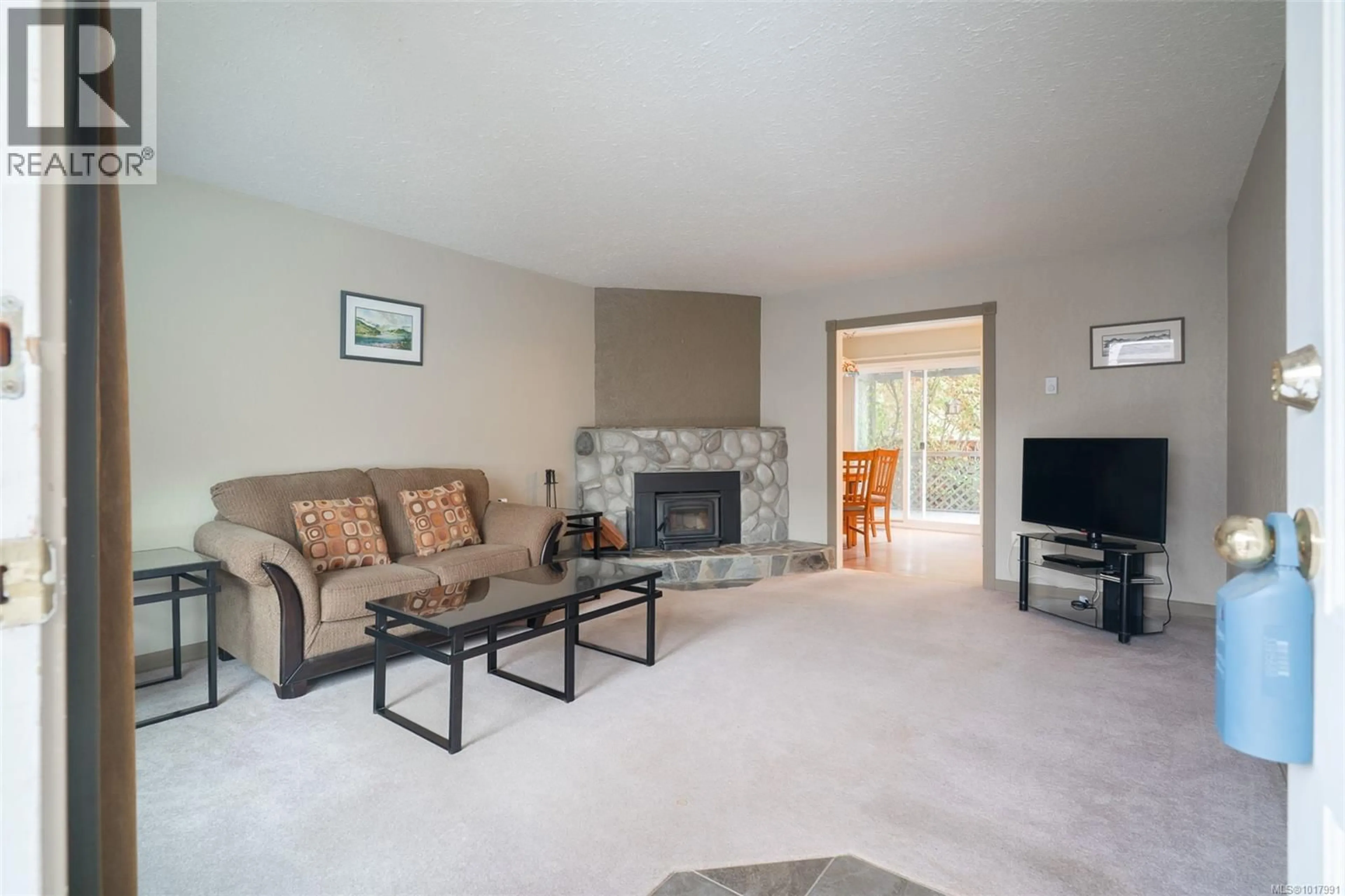 Living room with furniture, unknown for 7 - 1090 MARCHMONT ROAD, Duncan British Columbia V9L2M9