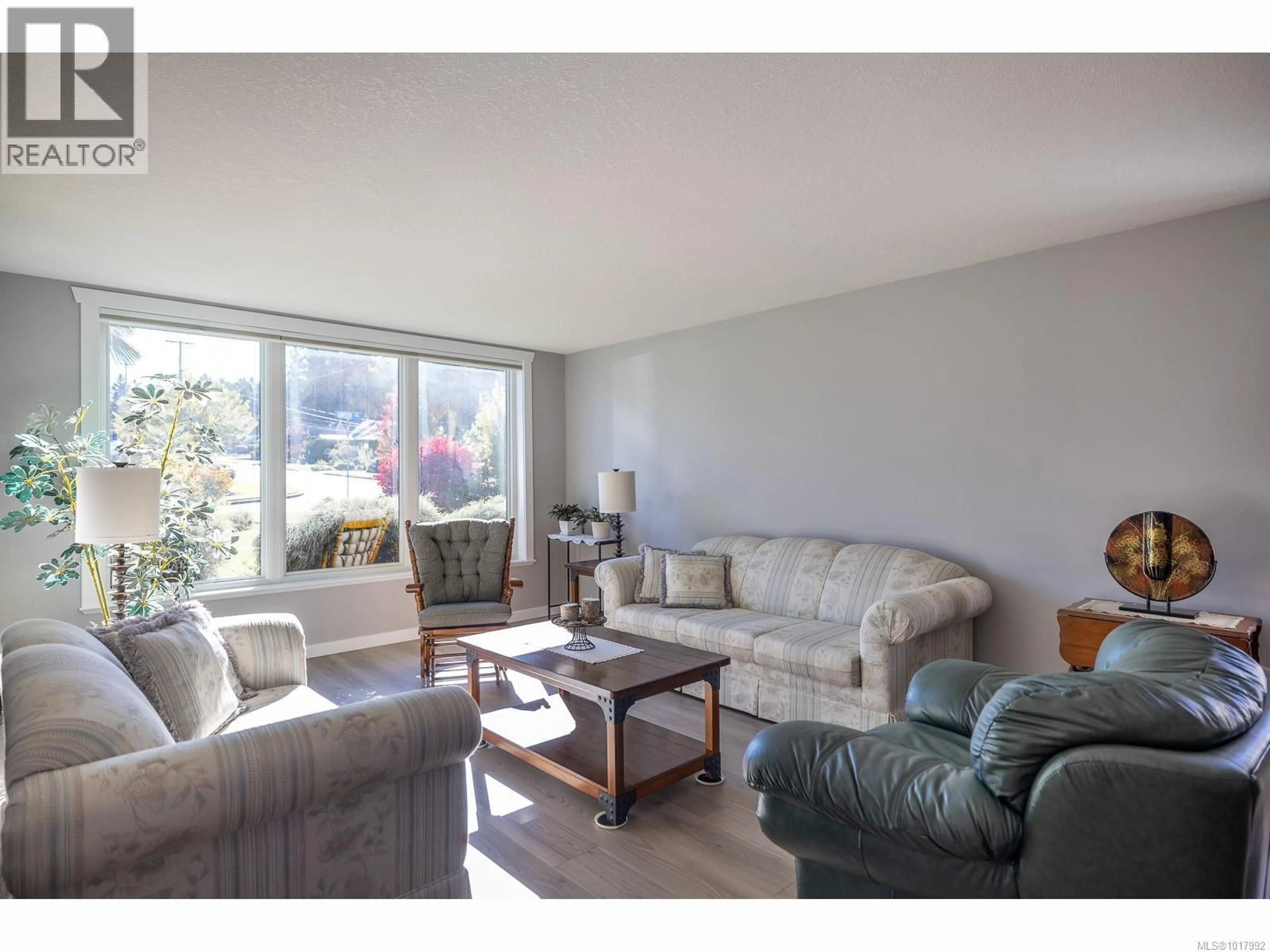 Living room with furniture, unknown for 1221 GREEN CLOSE, Qualicum Beach British Columbia V9K2M3