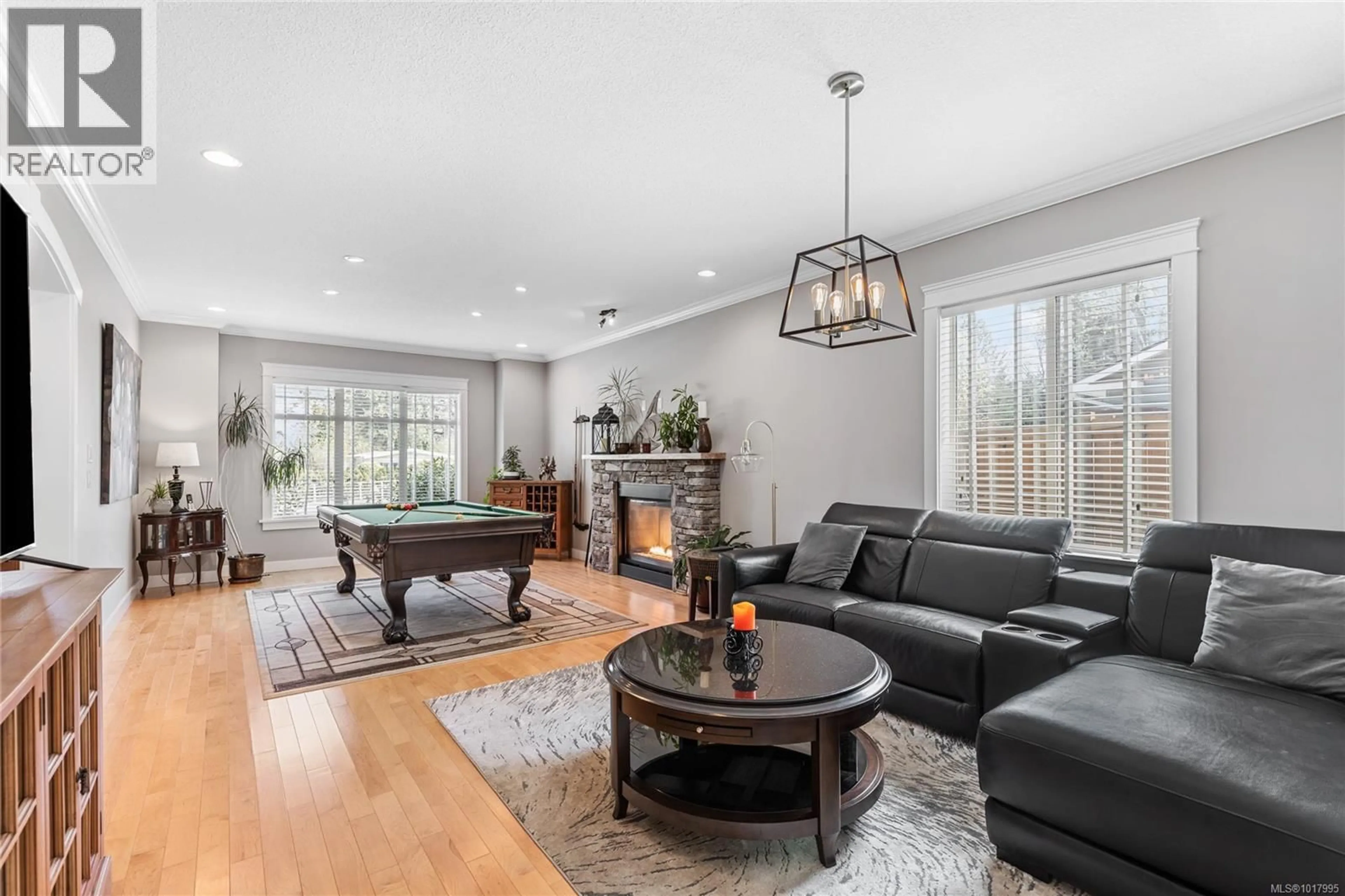 Living room with furniture, unknown for 423 CRAIG STREET, Parksville British Columbia V9P1L2