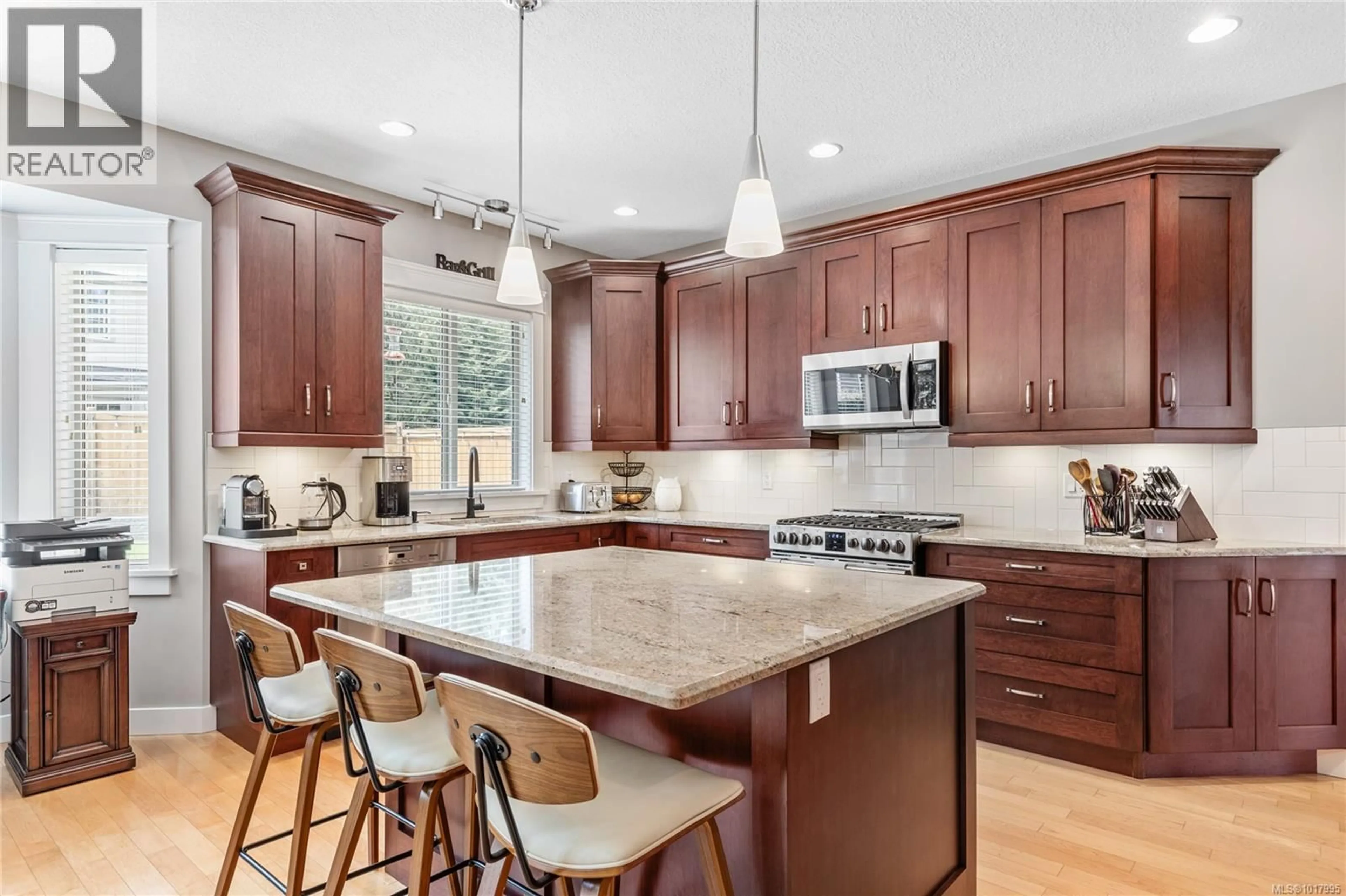 Open concept kitchen, unknown for 423 CRAIG STREET, Parksville British Columbia V9P1L2