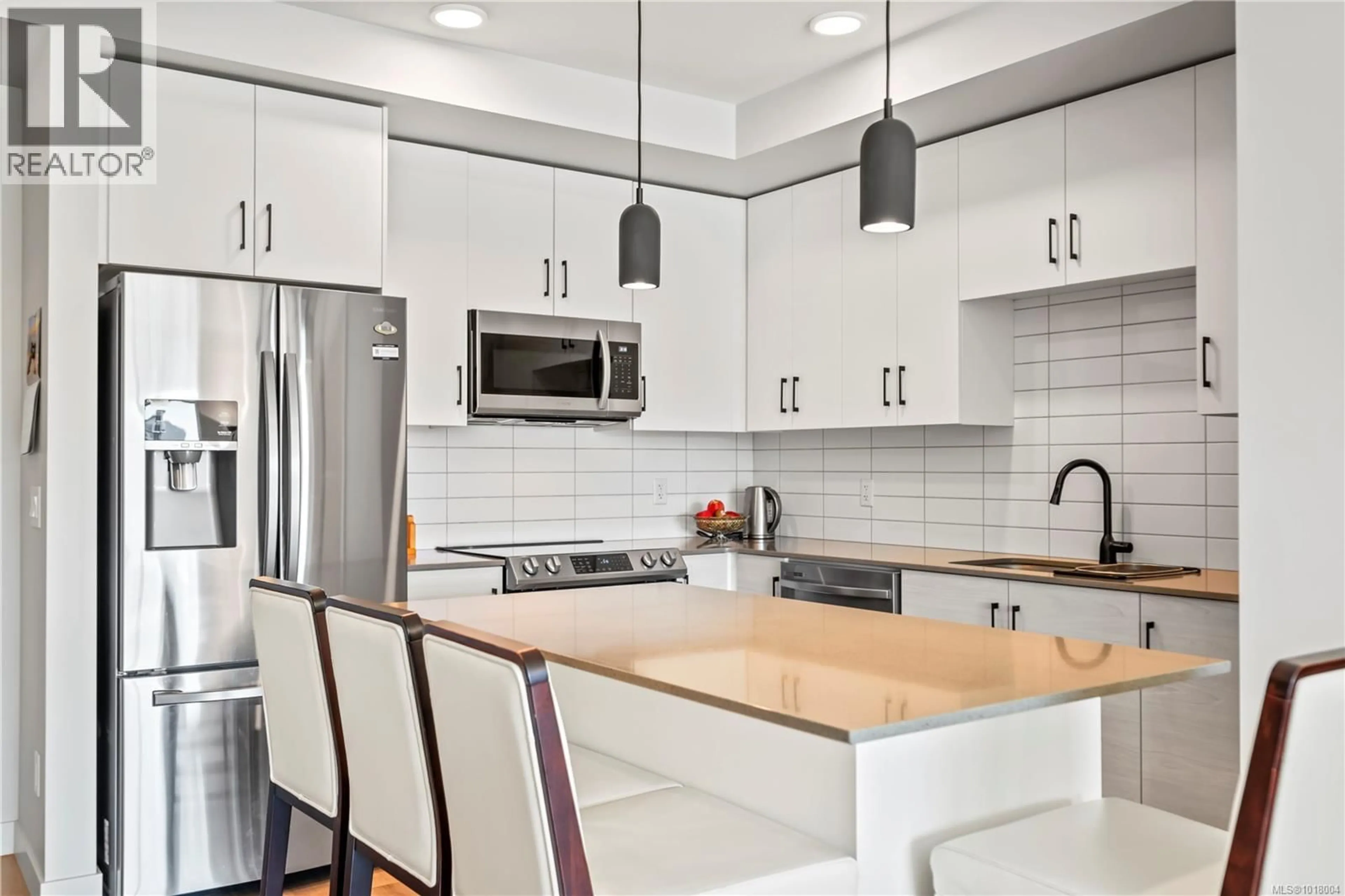 Contemporary kitchen, ceramic/tile floor for 601 - 2465 GATEWAY ROAD, Langford British Columbia V9B6R1