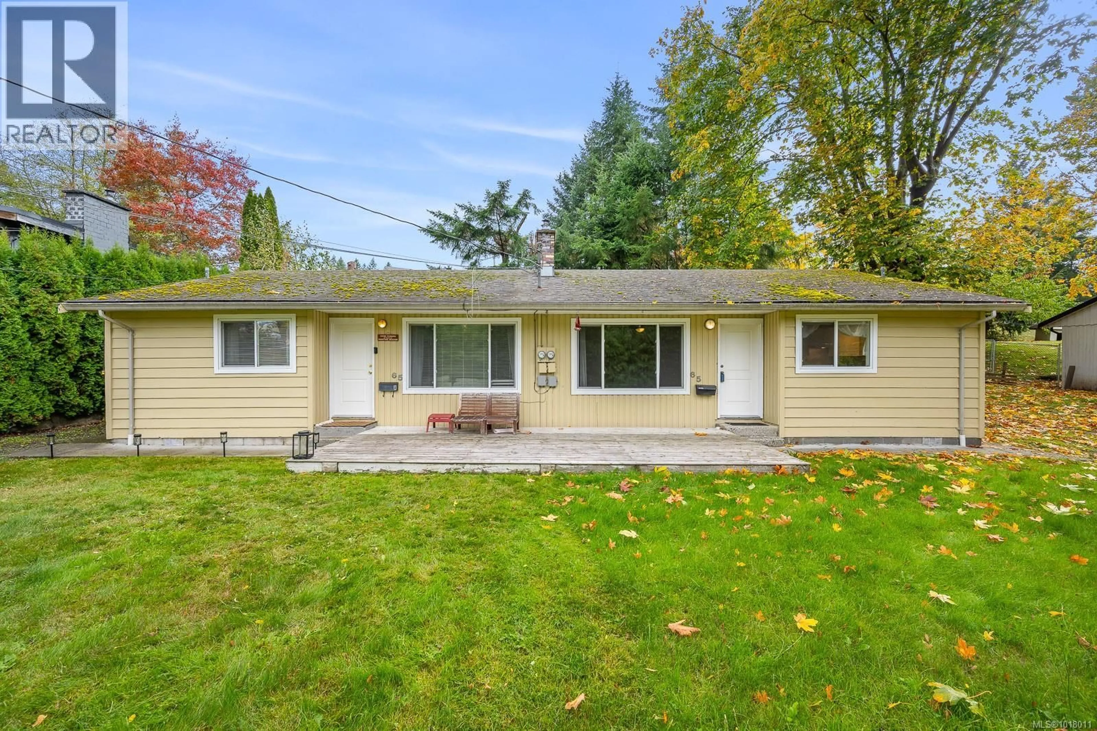 Home with vinyl exterior material, street for 65 TAYLOR WAY, Campbell River British Columbia V9W3A7