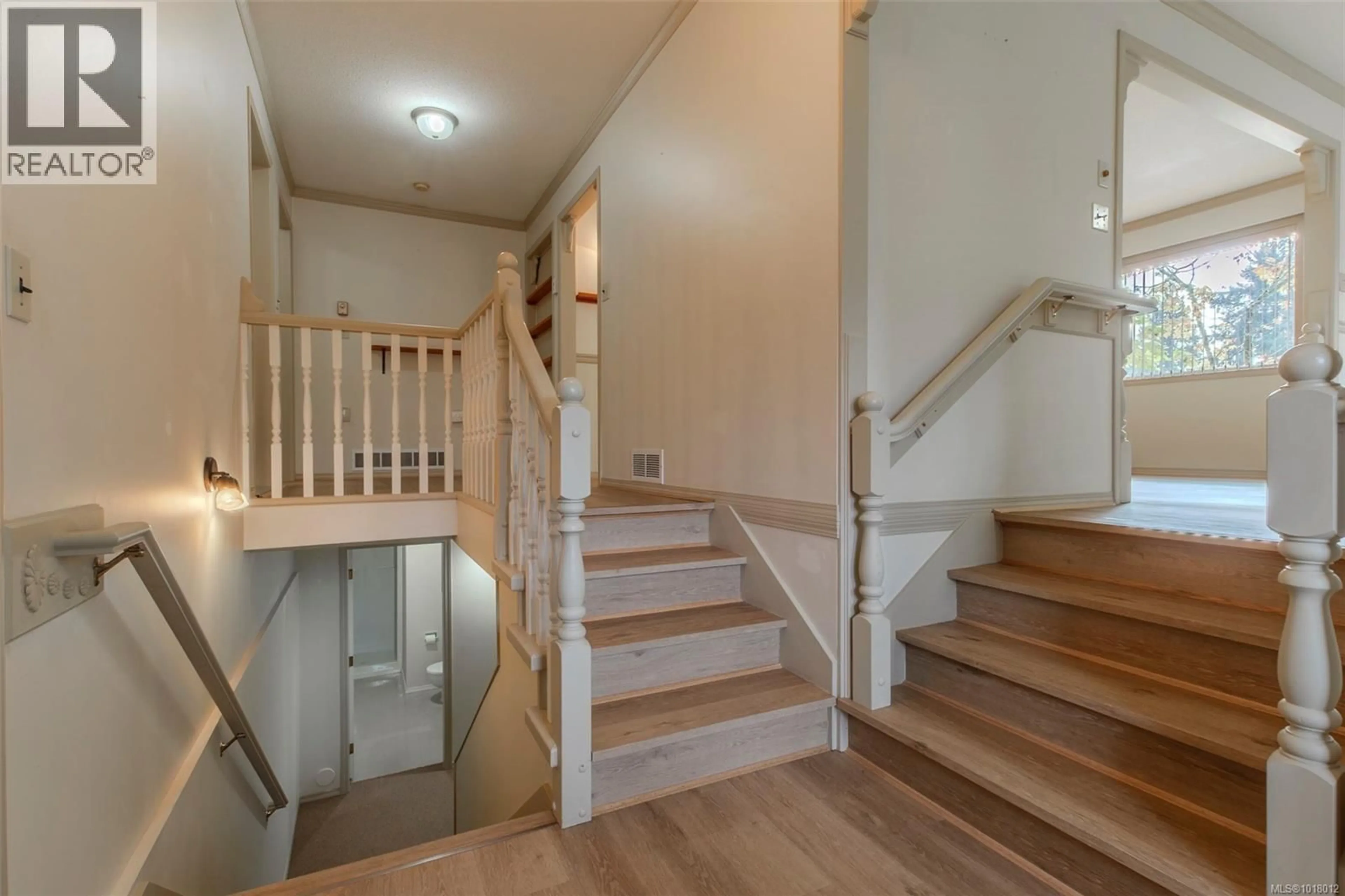 Stairs for 16 - 3144 SHERMAN ROAD, Duncan British Columbia V9L4B4