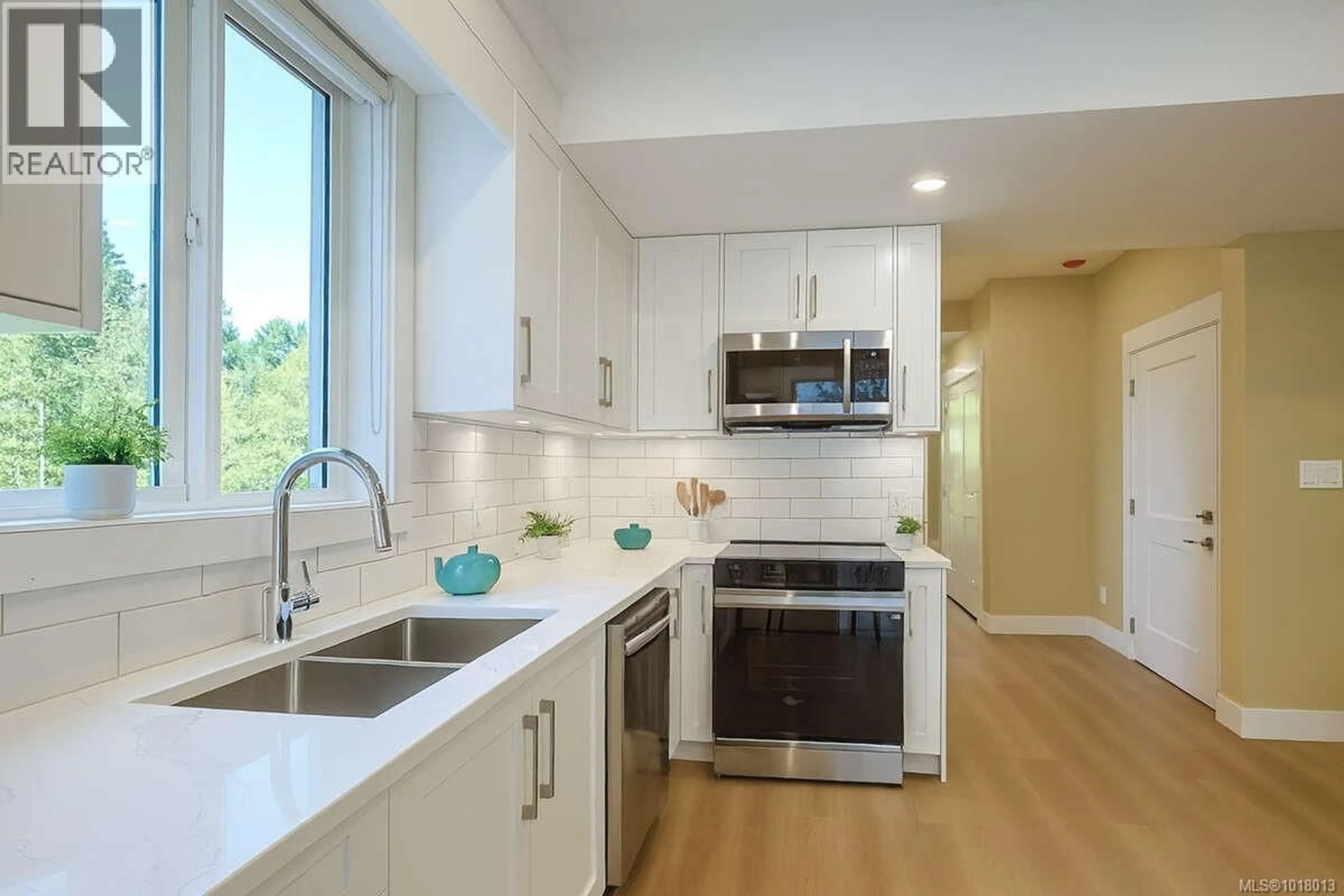 Open concept kitchen, ceramic/tile floor for 169 HUNTER WAY, Ladysmith British Columbia V9G1N4