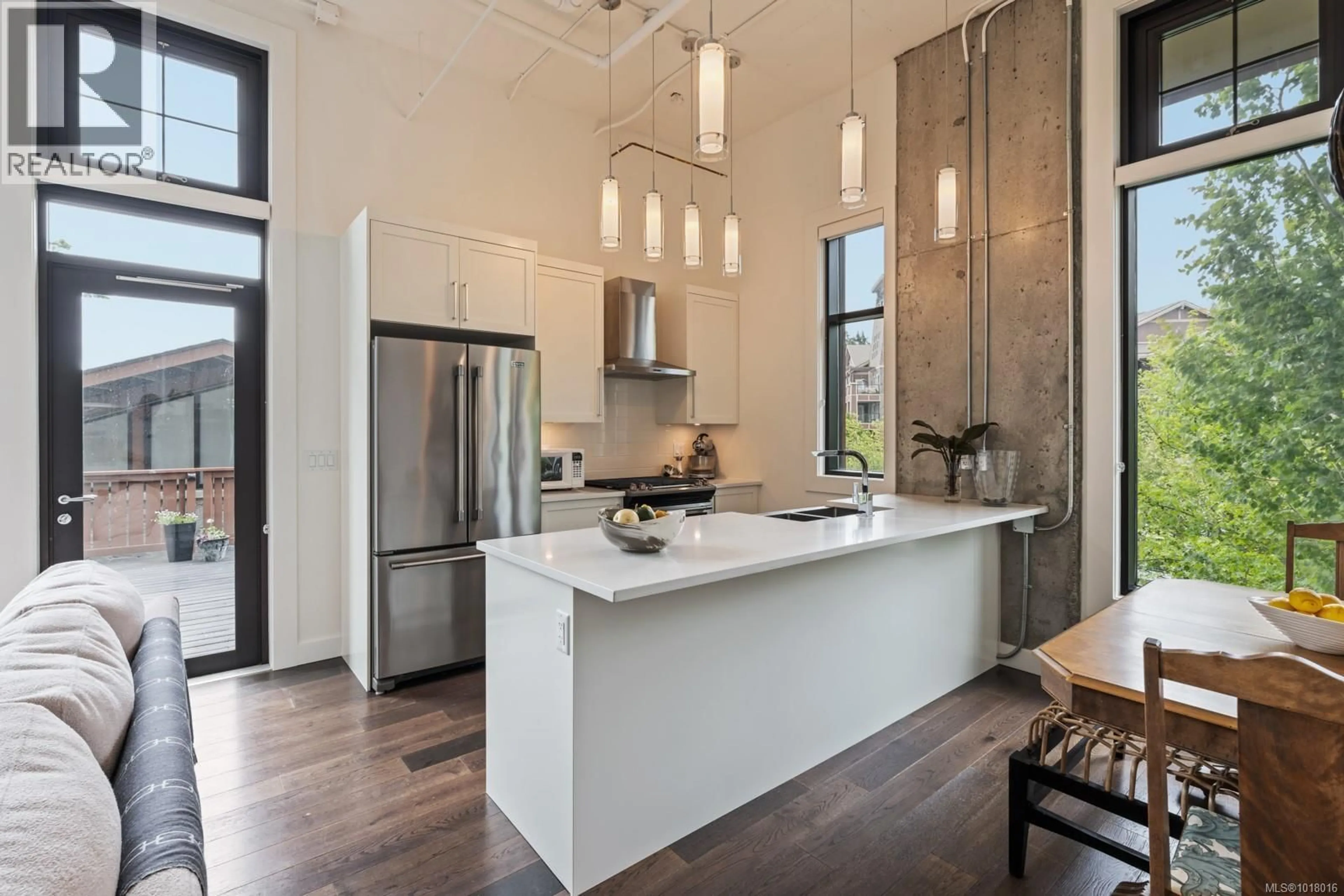 Contemporary kitchen, unknown for 201 - 2049 COUNTRY CLUB WAY, Langford British Columbia V9B0H8