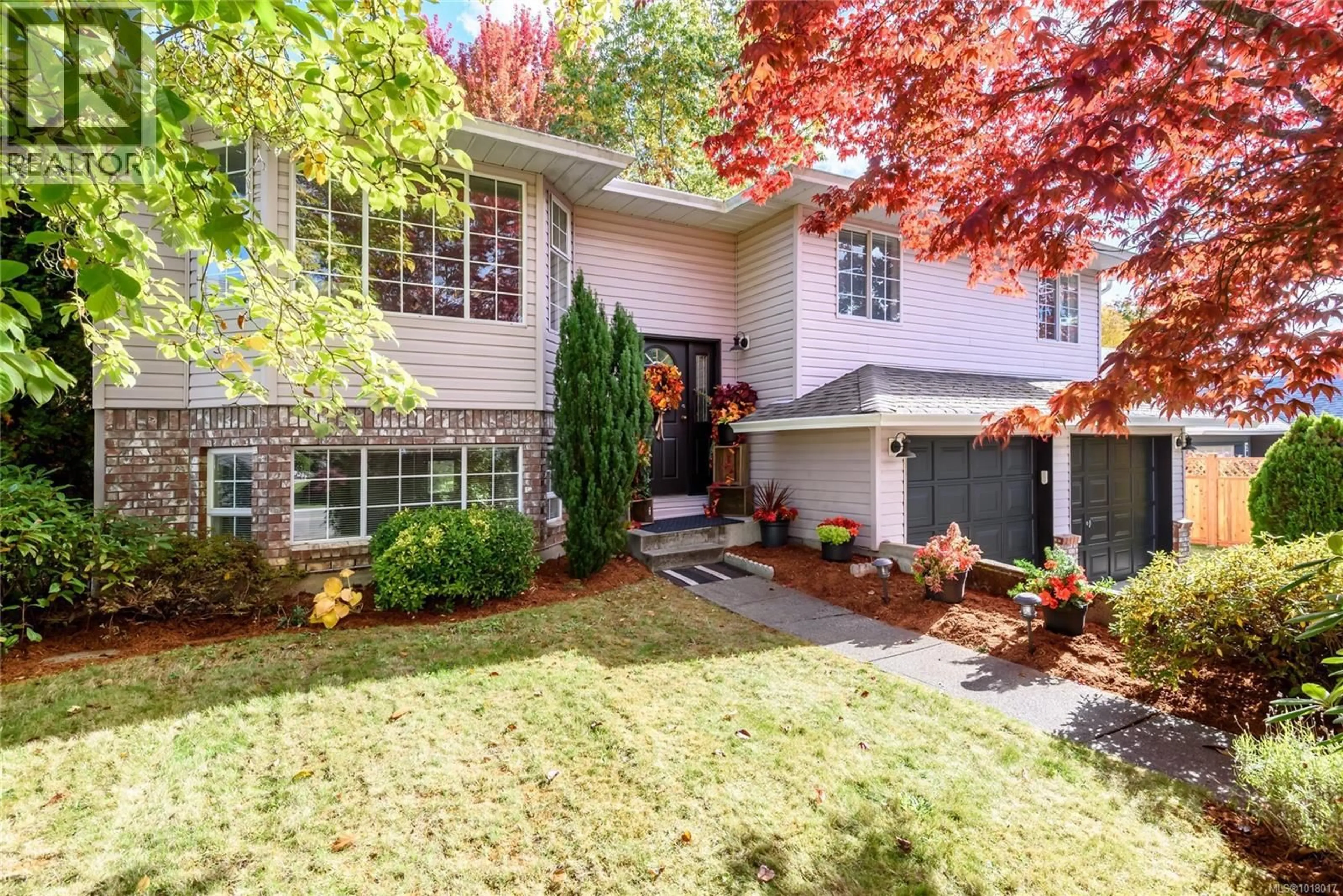 Home with vinyl exterior material, street for 2043 VALLEY VIEW DRIVE, Courtenay British Columbia V9N8M4