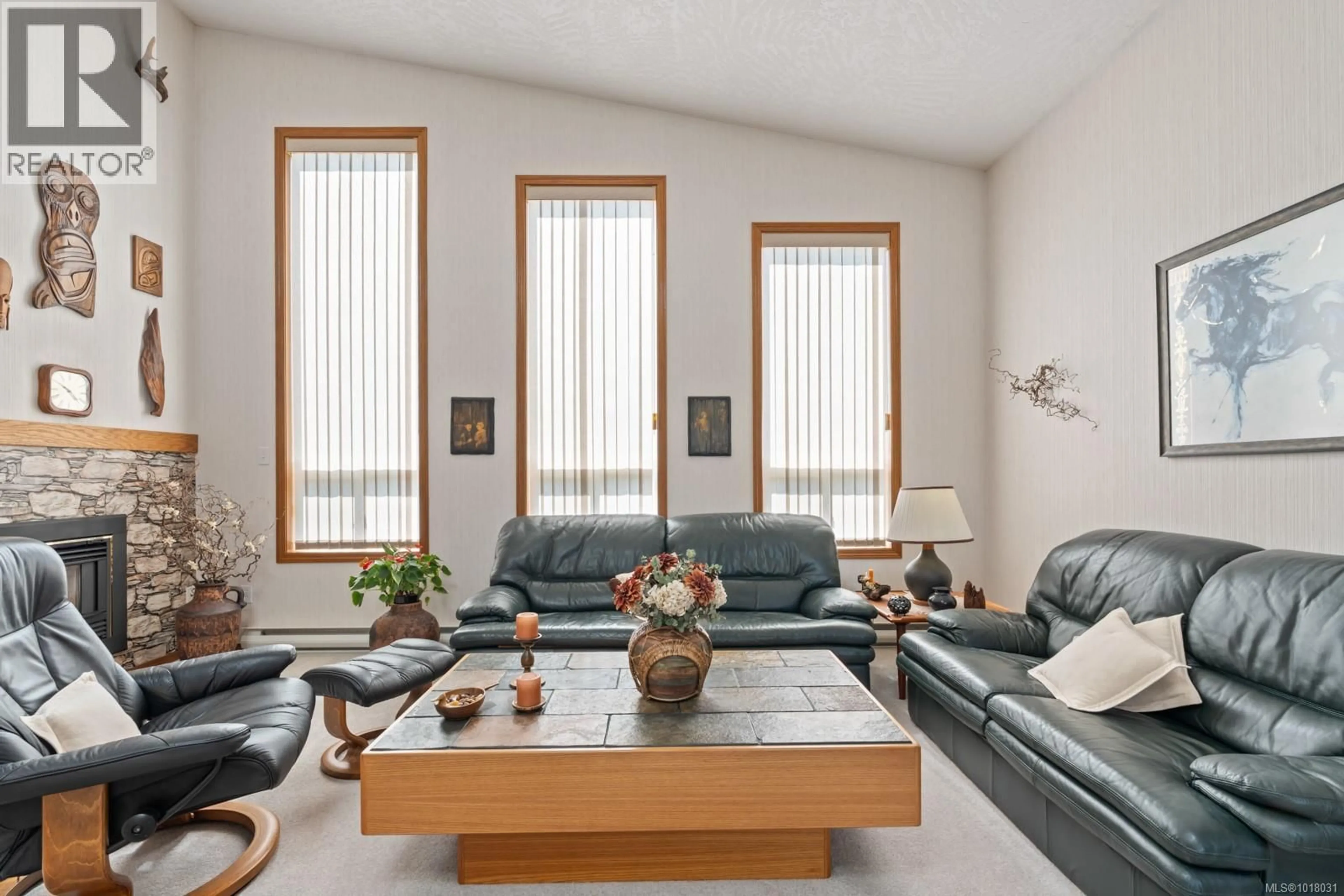 Living room with furniture, unknown for 2449 EARLS COURT, Langford British Columbia V9B5V3