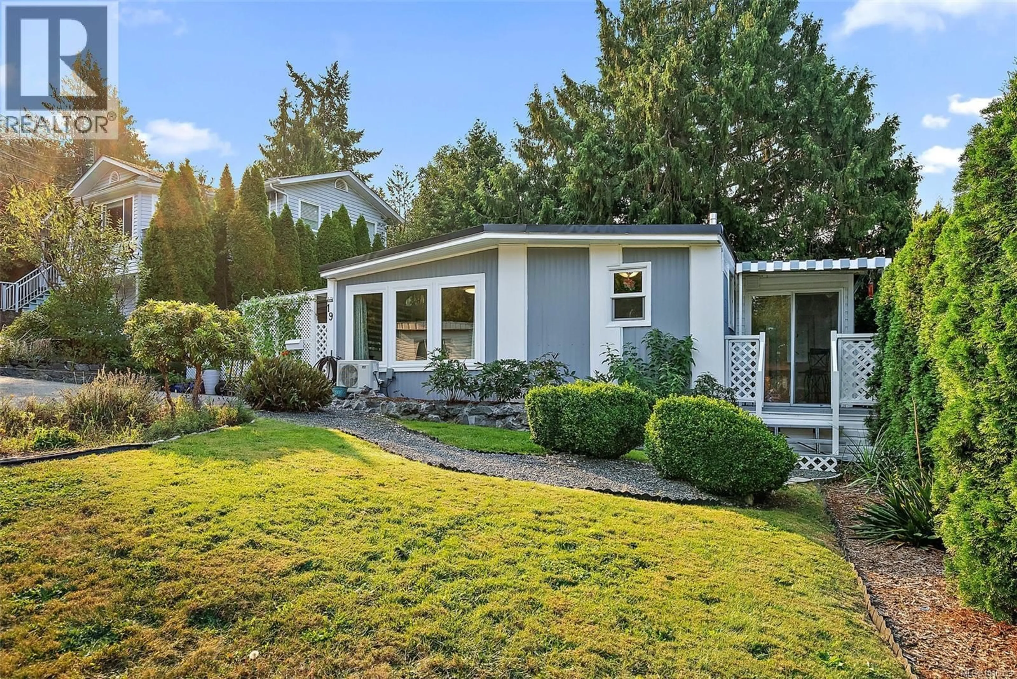 Home with vinyl exterior material, unknown for 19 - 2587 SELWYN ROAD, Langford British Columbia V9B4V4