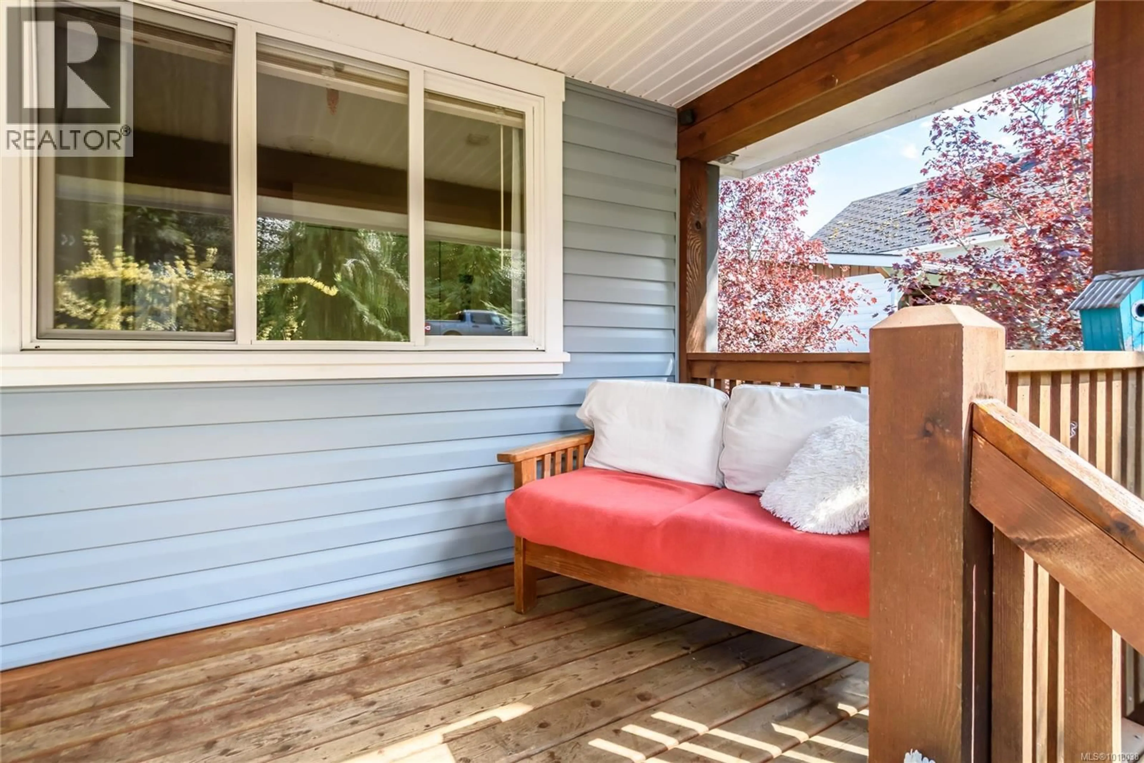 Patio, street for 3352 SECOND STREET, Cumberland British Columbia V0R1S0