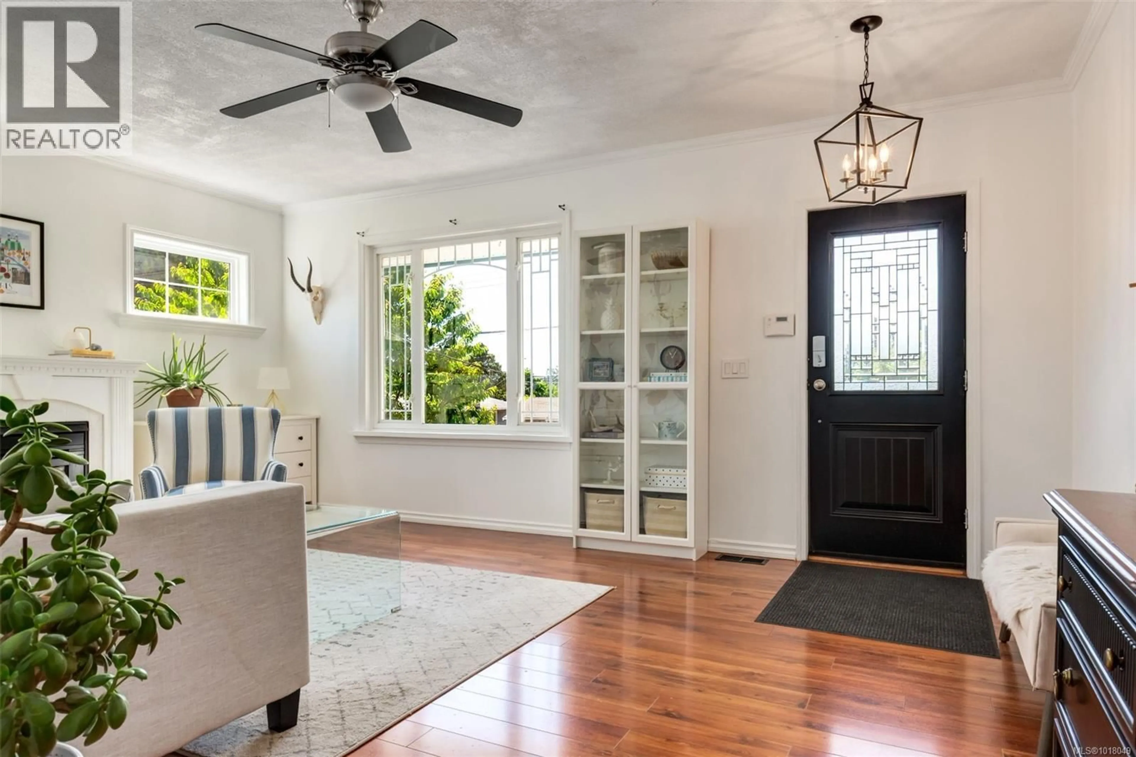 Indoor entryway for 536 BRADLEY STREET, Nanaimo British Columbia V9S1C1