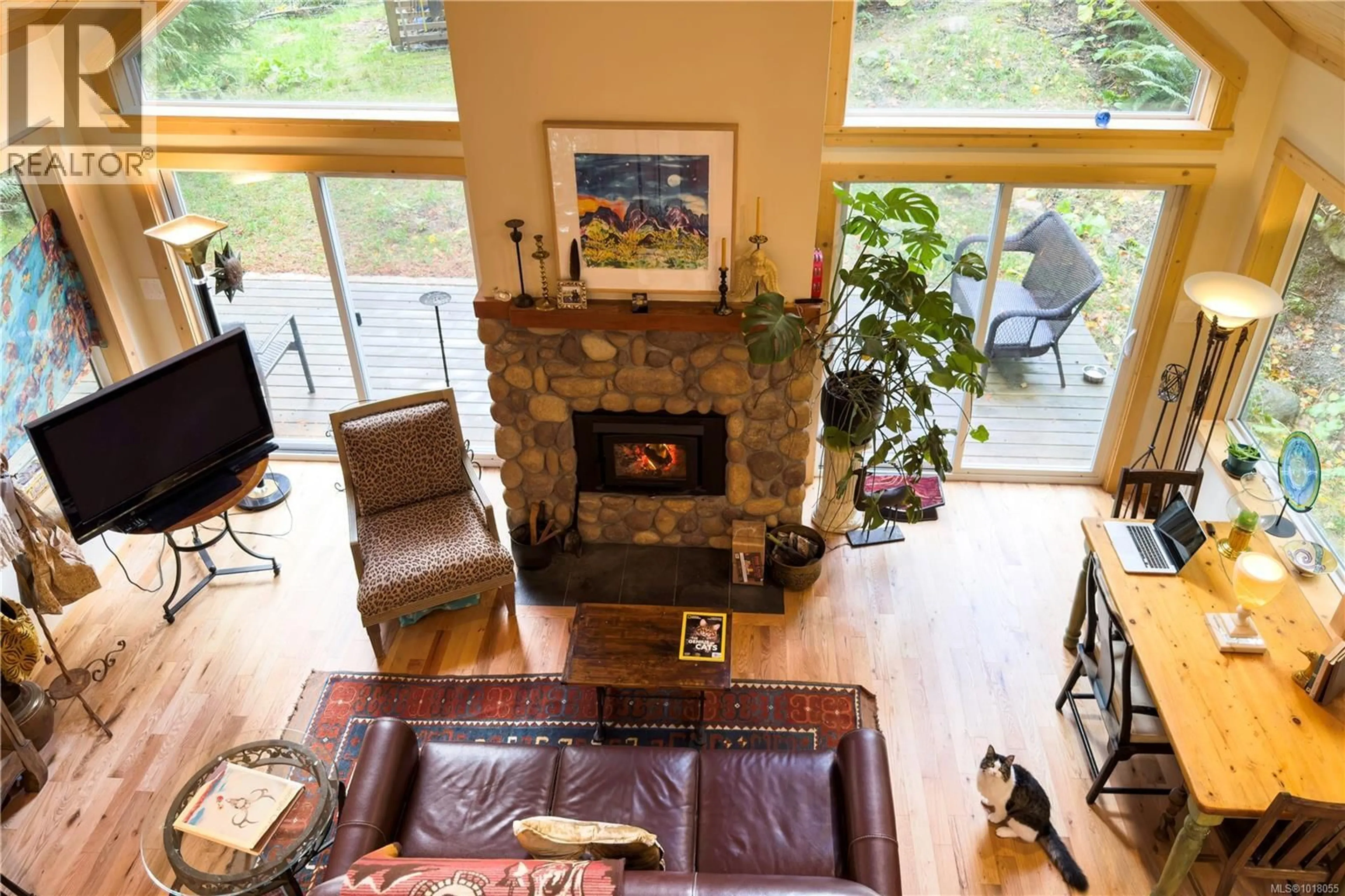 Living room with furniture, unknown for 403 WHALETOWN ROAD, Cortes Island British Columbia V0P1Z0