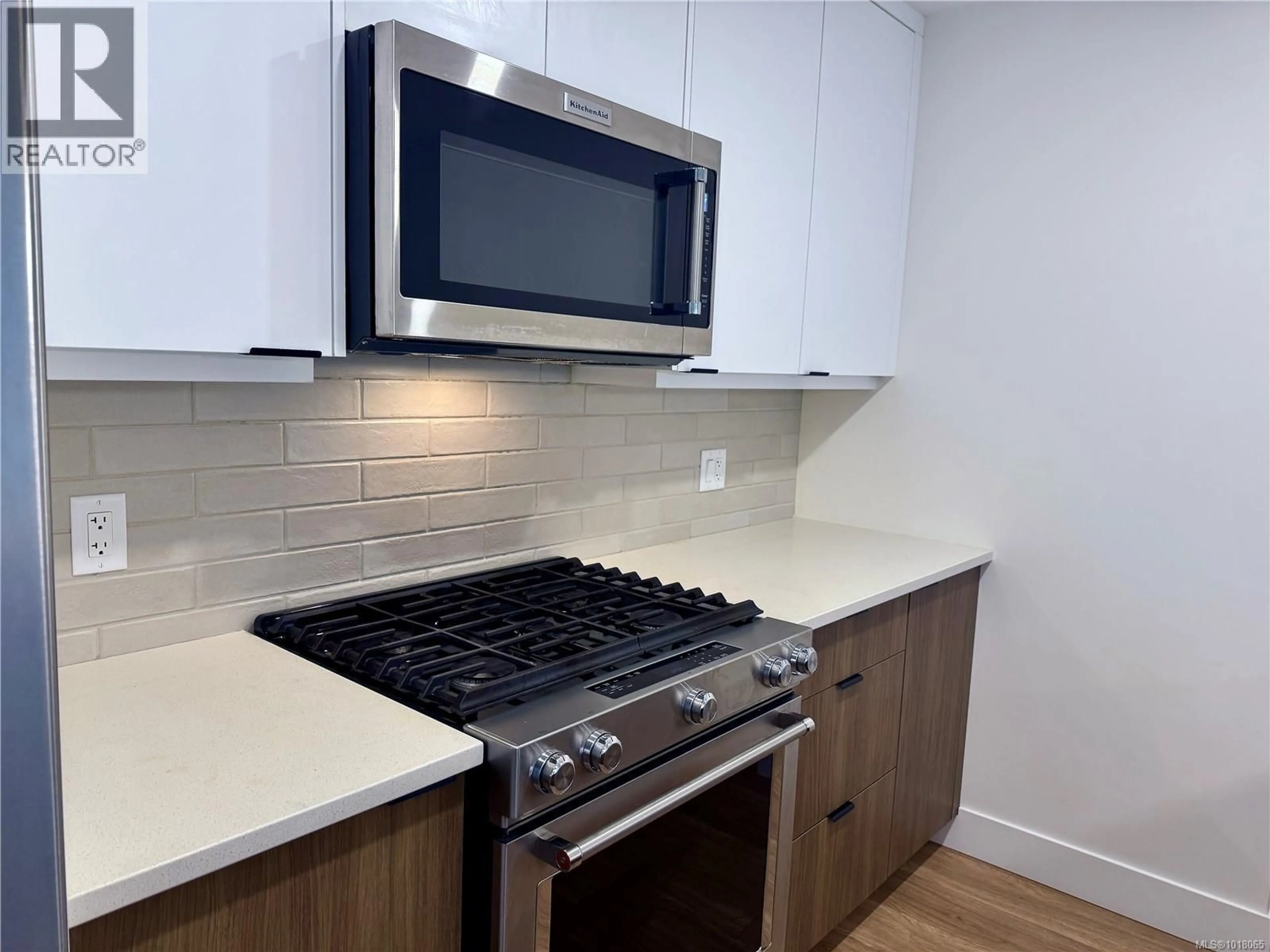 Standard kitchen, unknown for 14 - 2330 SOOKE ROAD, Colwood British Columbia V9B1X7