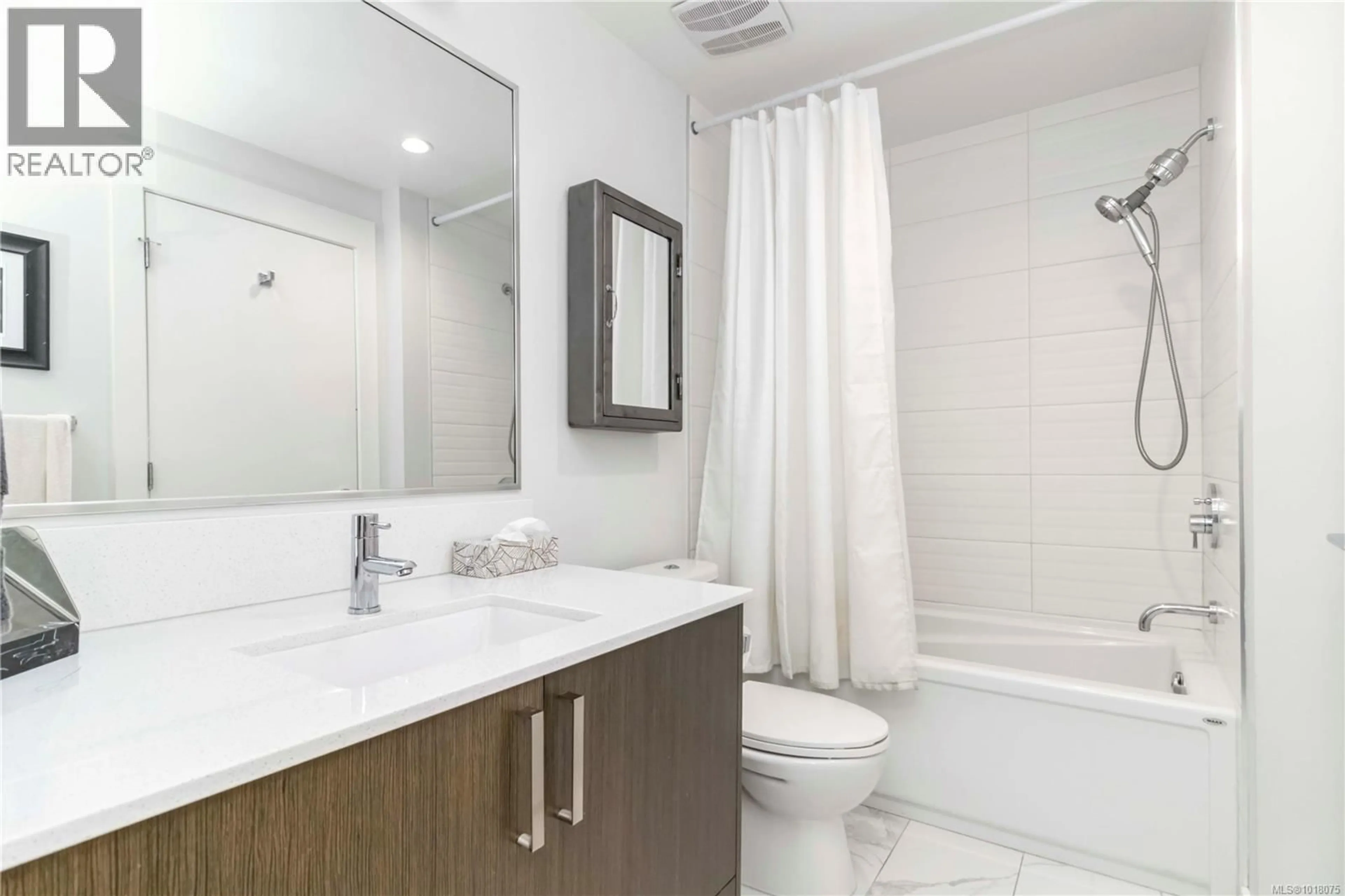 Standard bathroom, ceramic/tile floor for 404 - 286 WILFERT ROAD, View Royal British Columbia V9C0H6