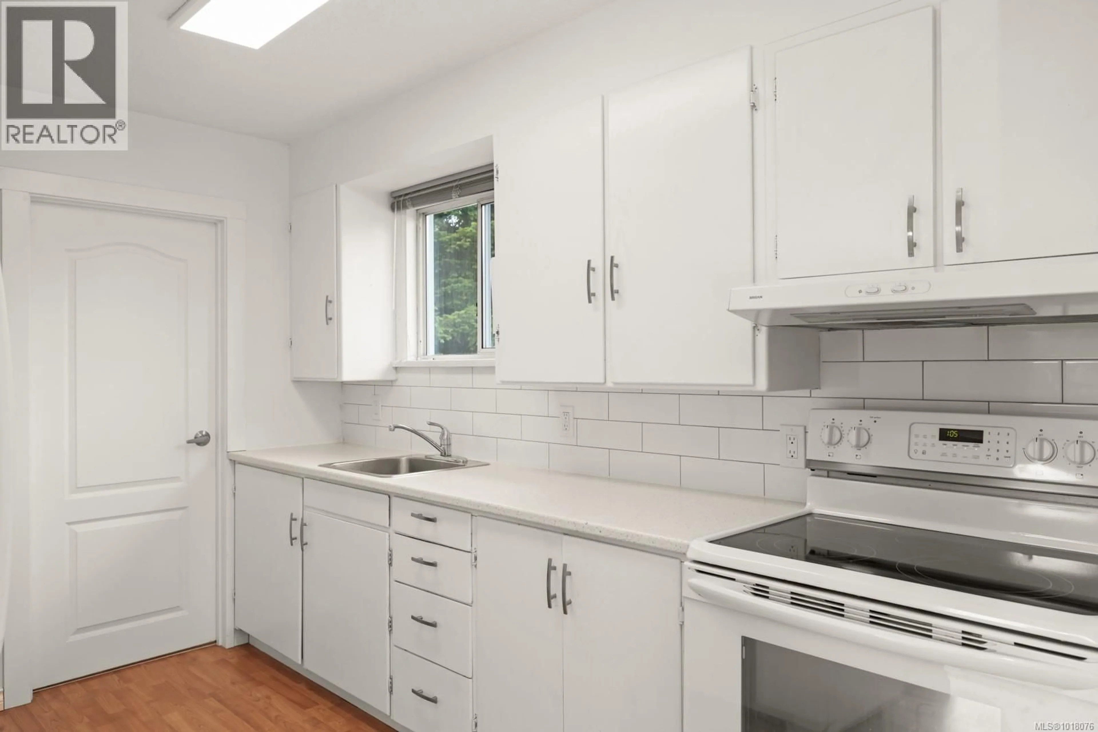 Standard kitchen, unknown for 6675 GOODMERE ROAD, Sooke British Columbia V7Z1H6