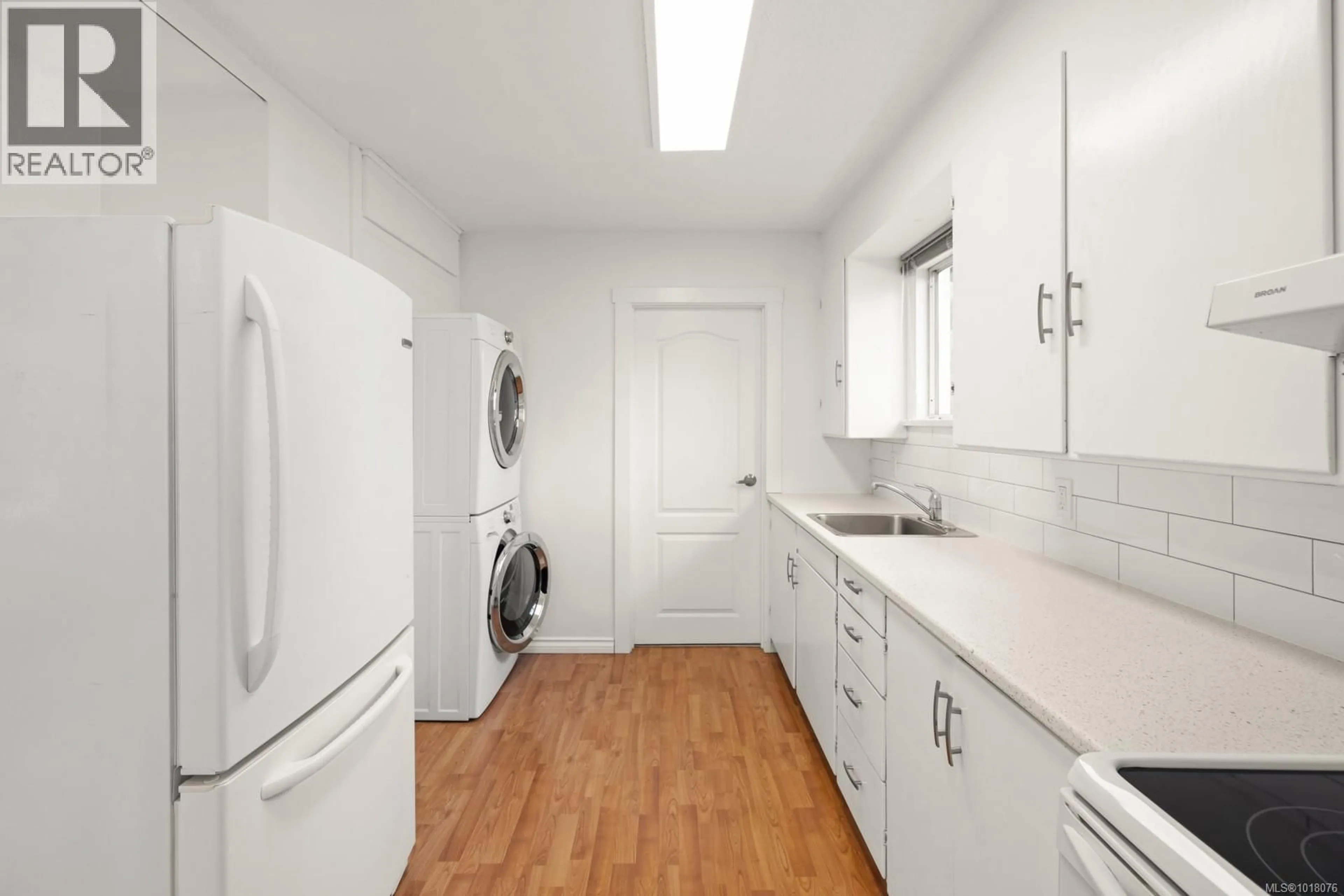 Standard kitchen, unknown for 6675 GOODMERE ROAD, Sooke British Columbia V7Z1H6