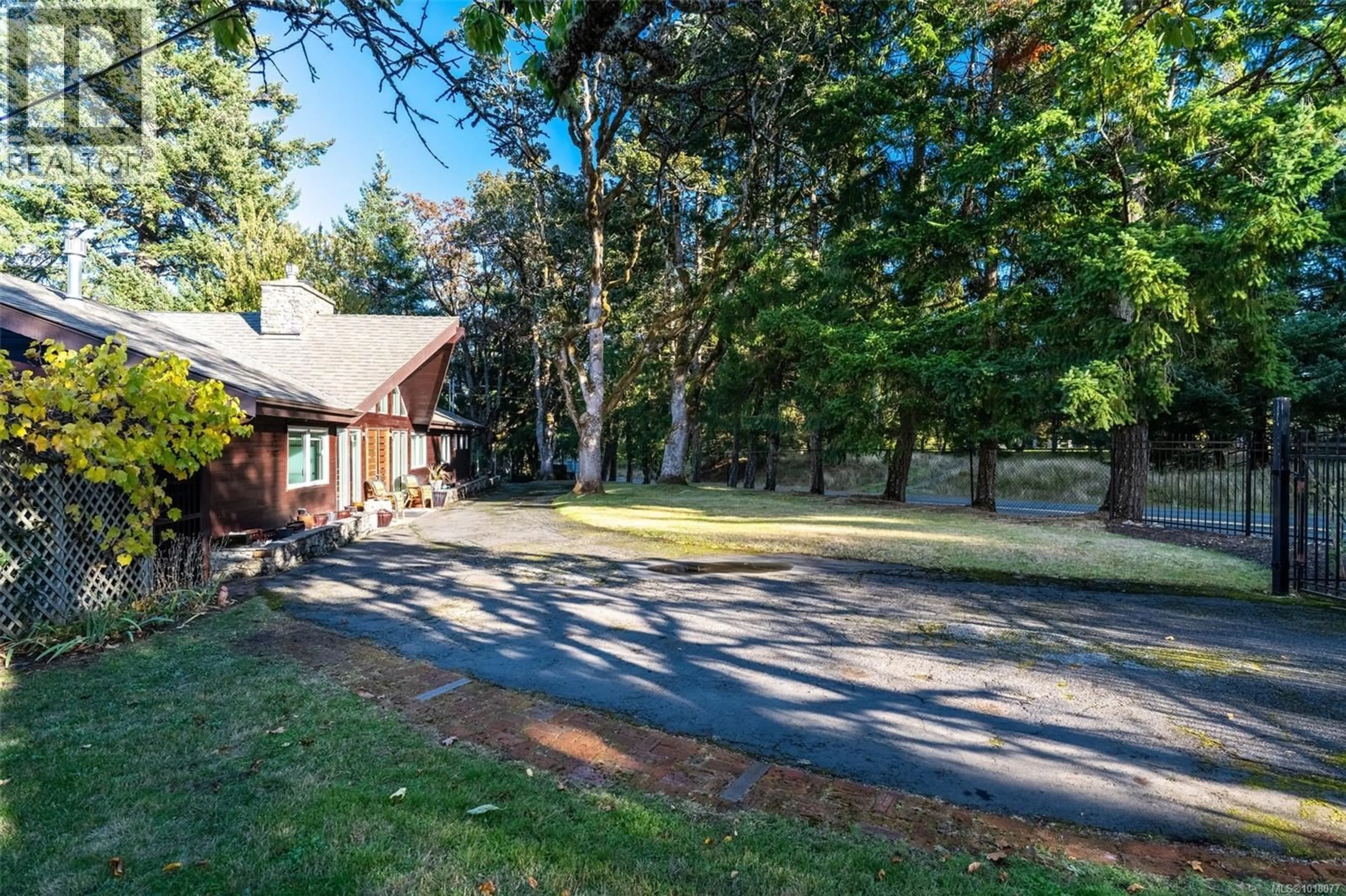 A pic from outside/outdoor area/front of a property/back of a property/a pic from drone, unknown for 2200 ALDEANE AVENUE, Colwood British Columbia V9B2C5